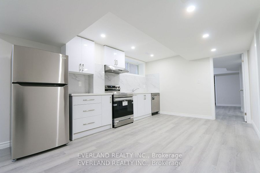 21 Kenneth Ross Bend