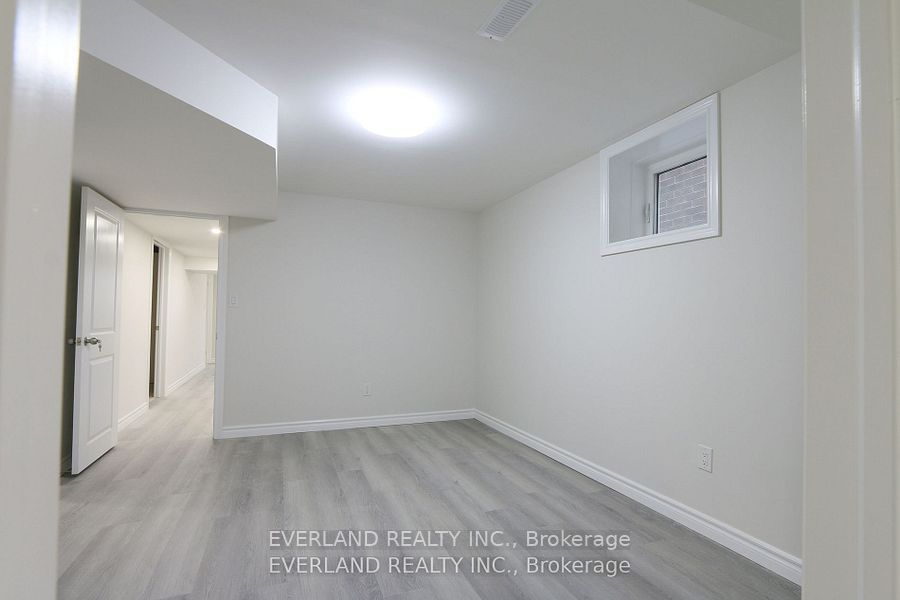 21 Kenneth Ross Bend