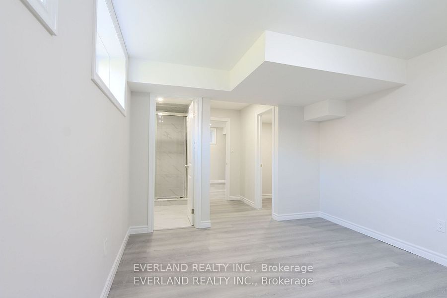 21 Kenneth Ross Bend