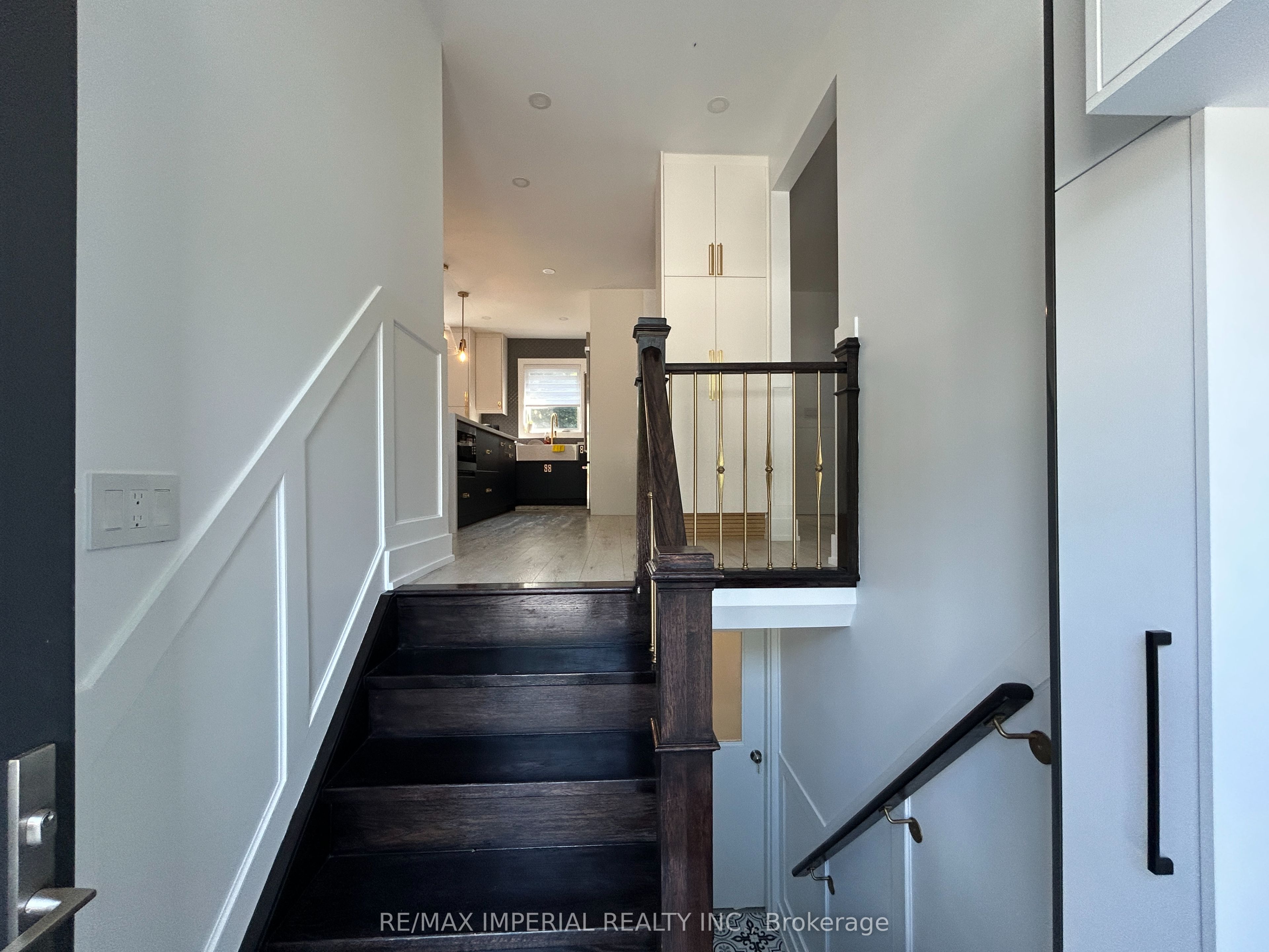 111 Evahill Crescent