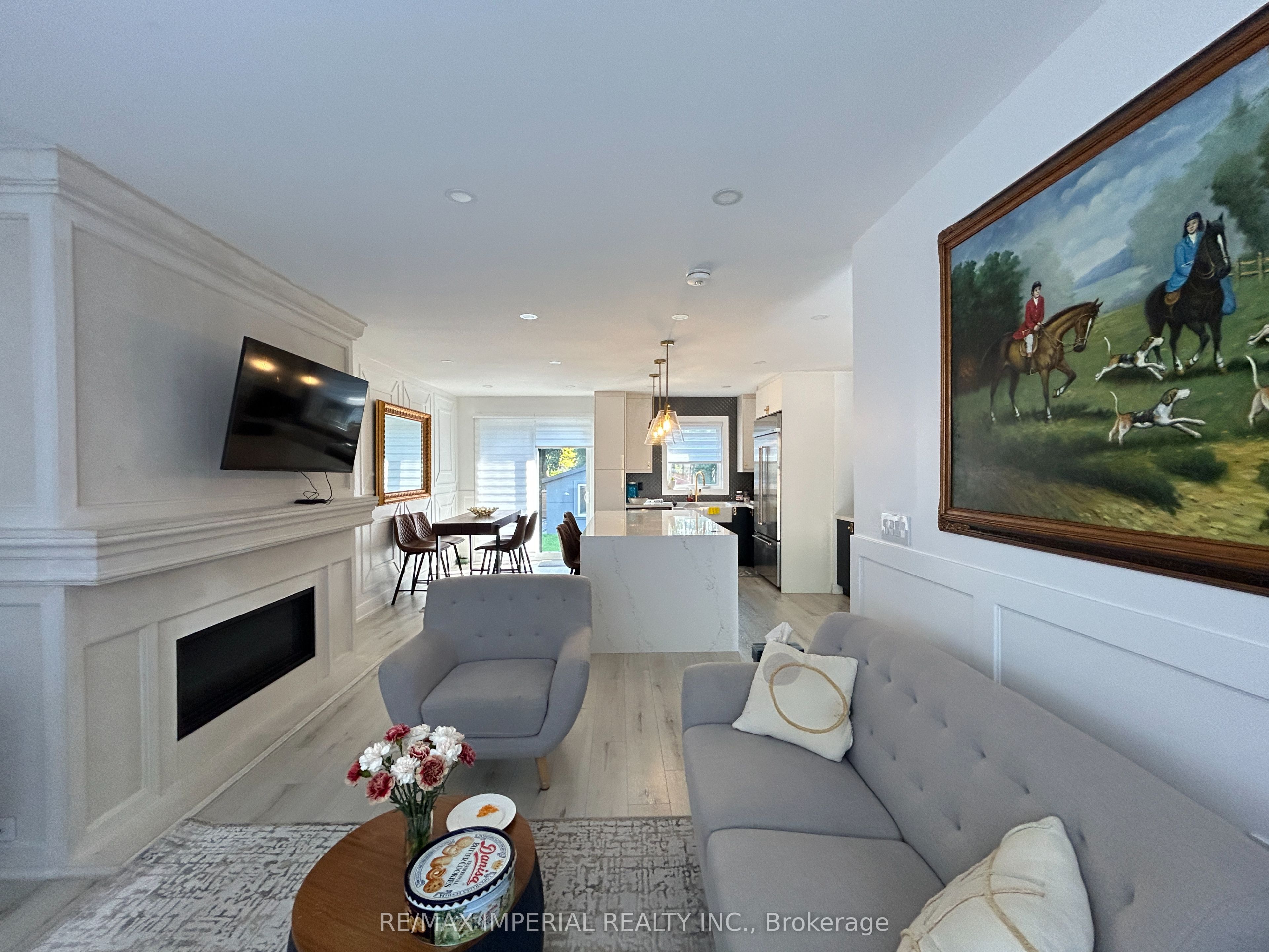 111 Evahill Crescent