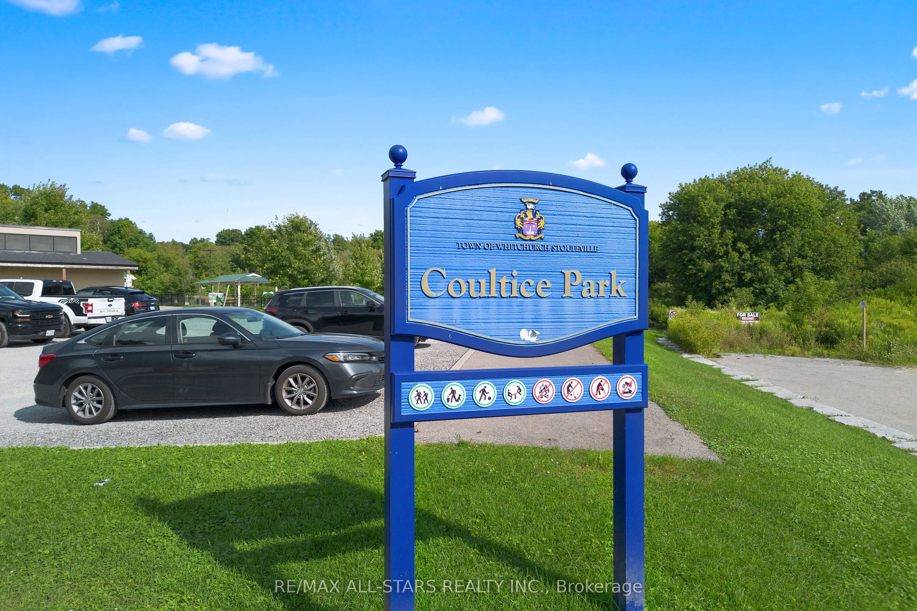 12 Churchill Drive S