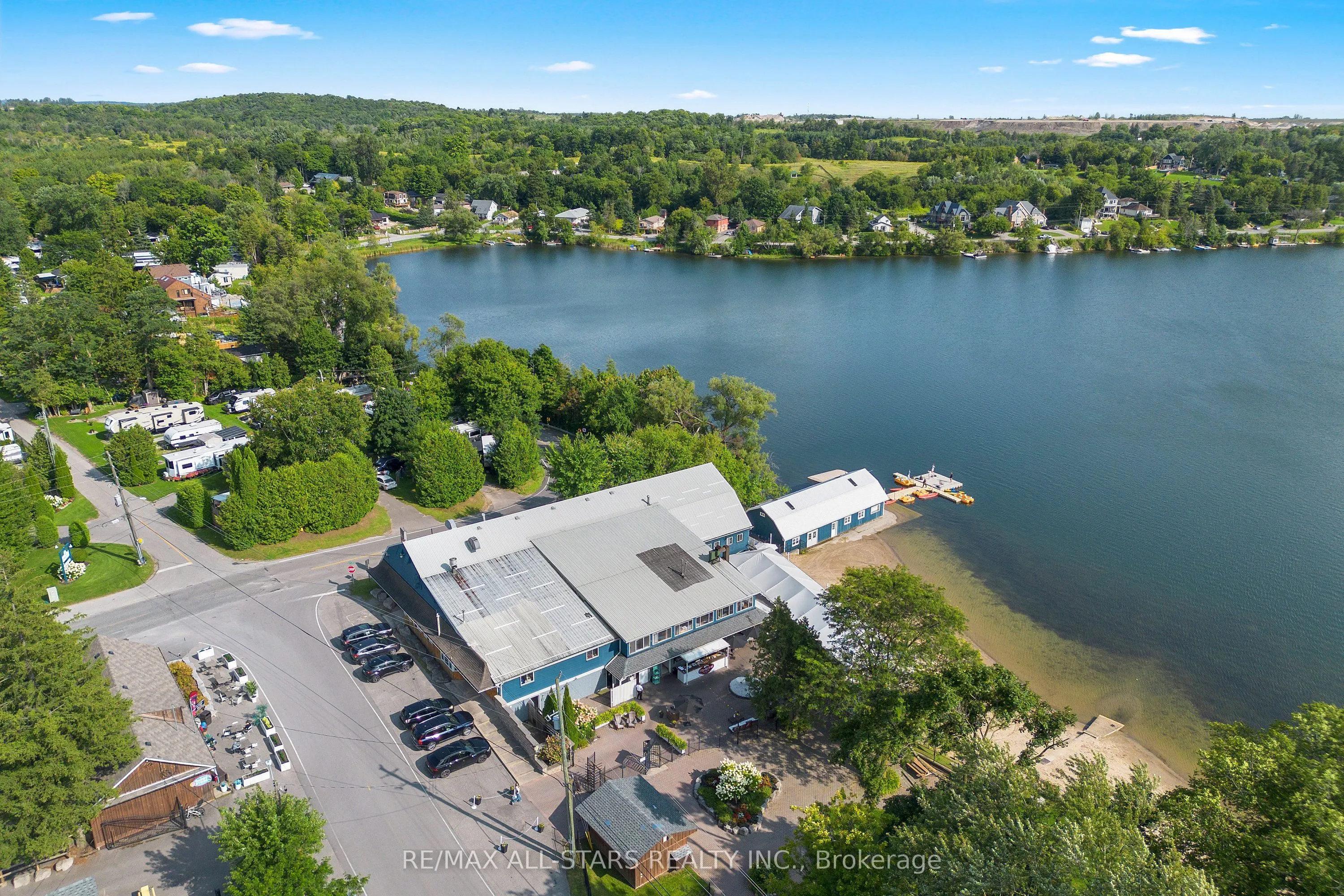 12 Churchill Drive S