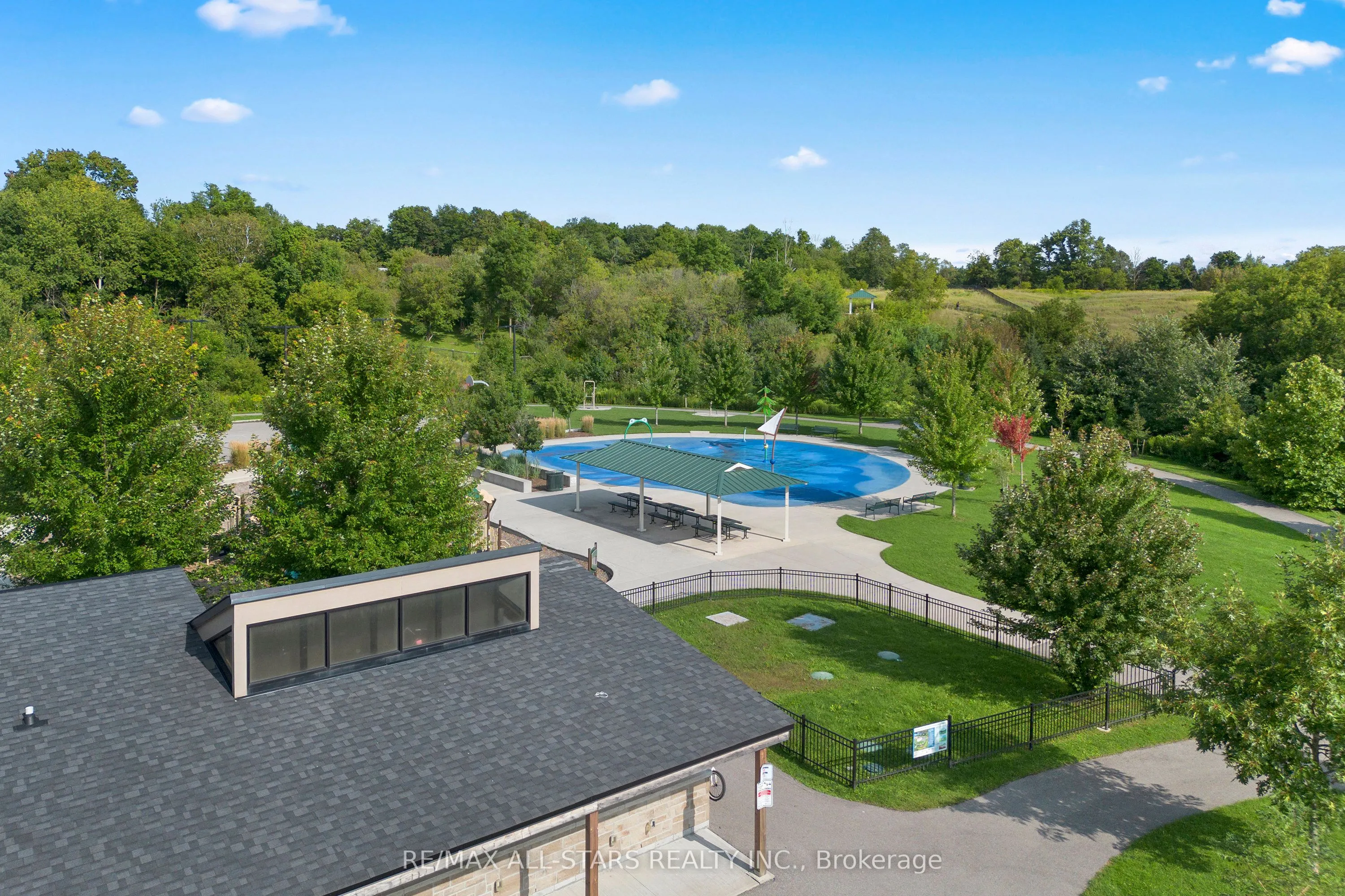 12 Churchill Drive S