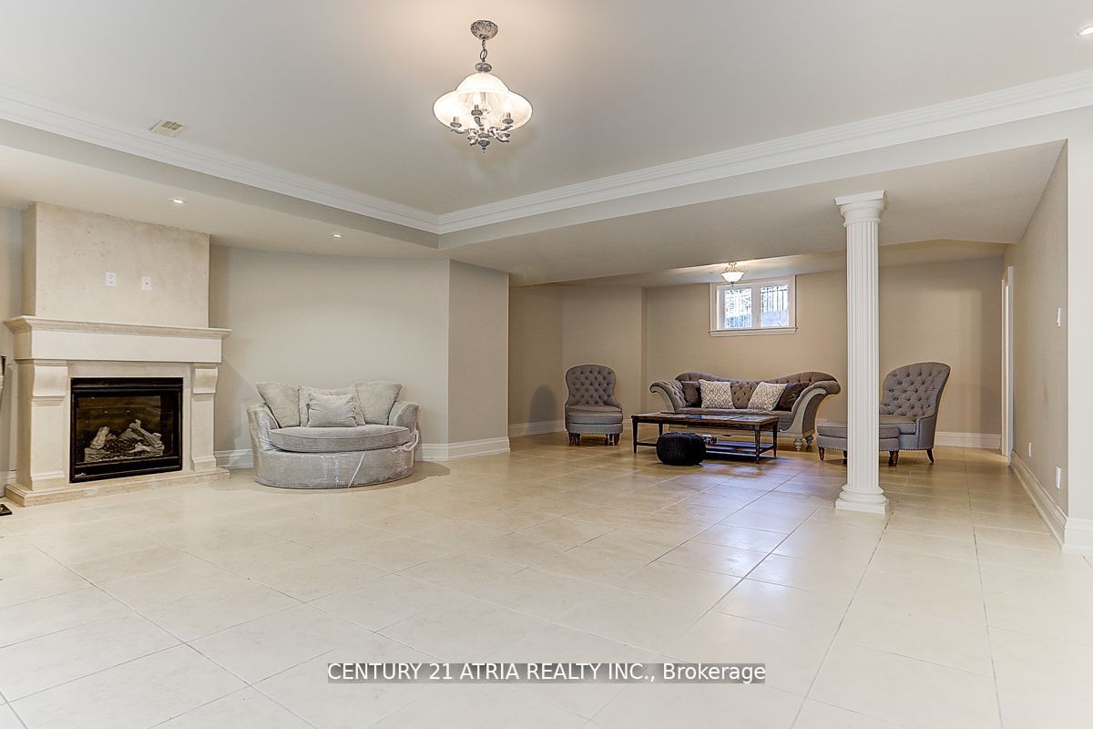 33 Winterport Court