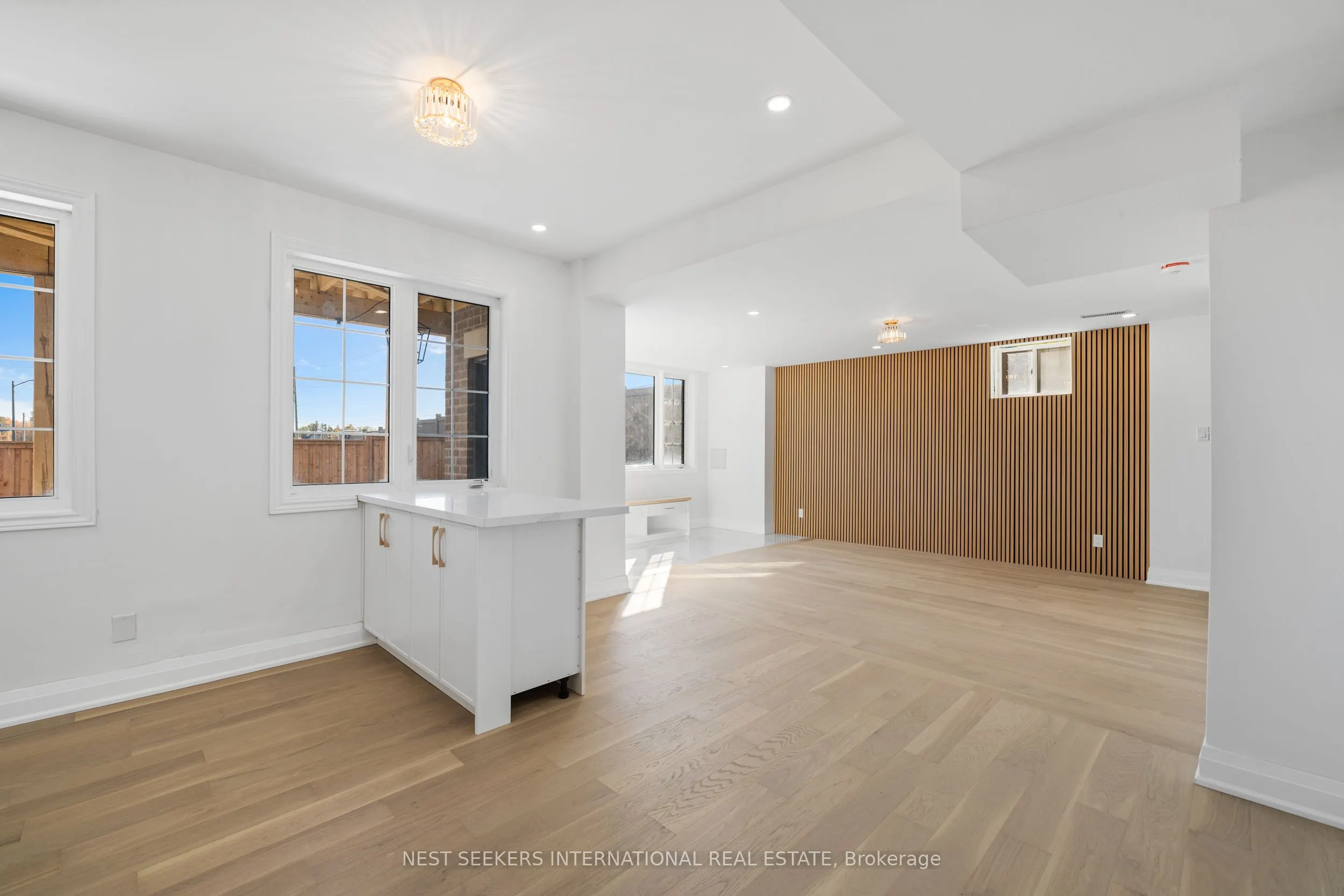 41 Deerhaven Crescent
