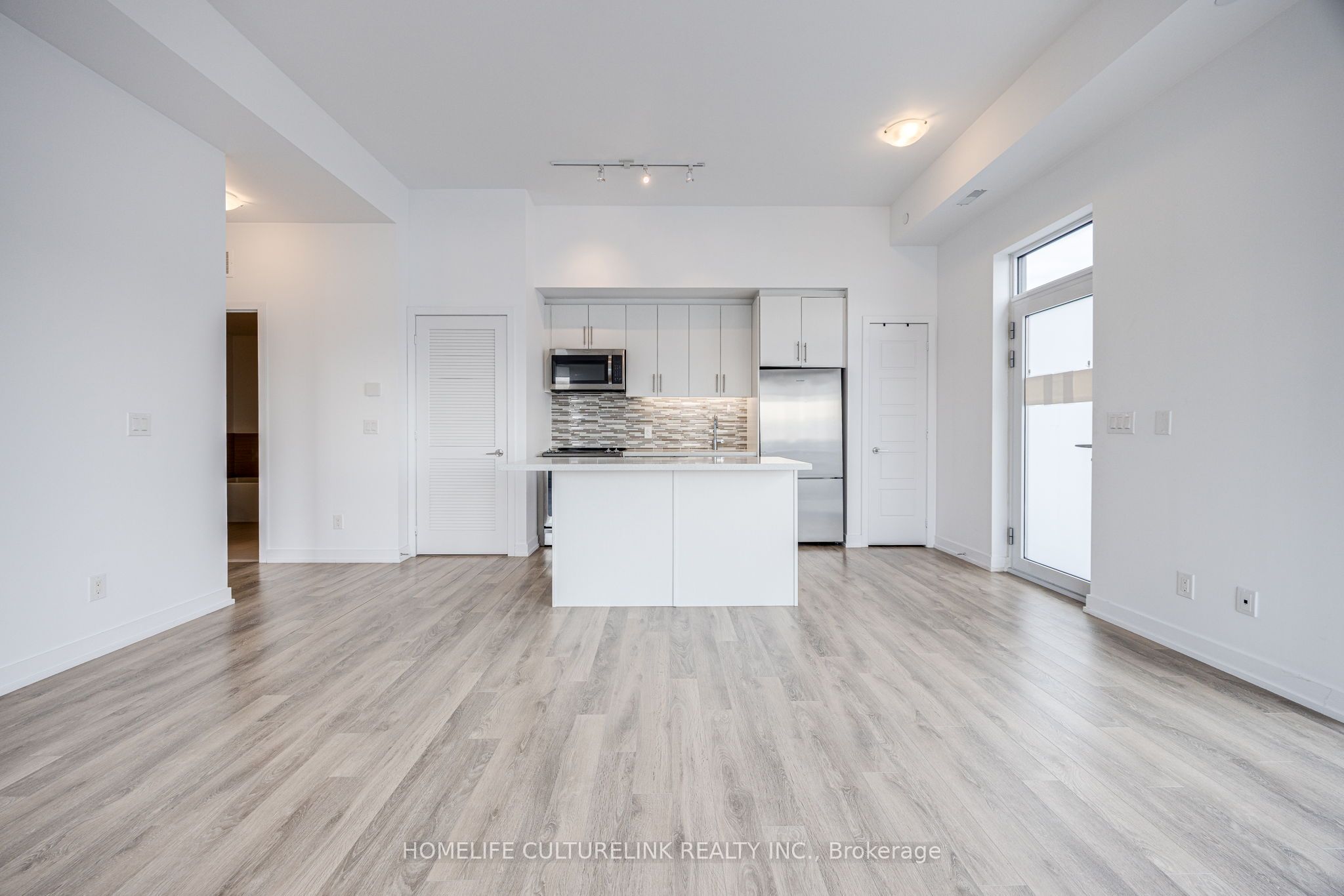 261 Broward Way #37
