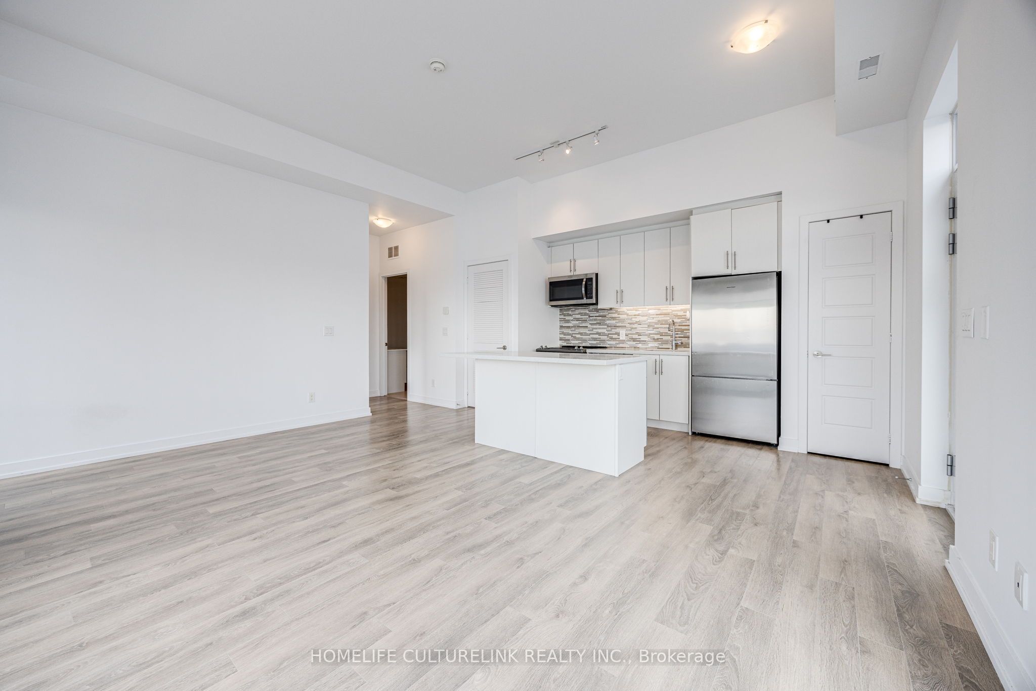 261 Broward Way #37