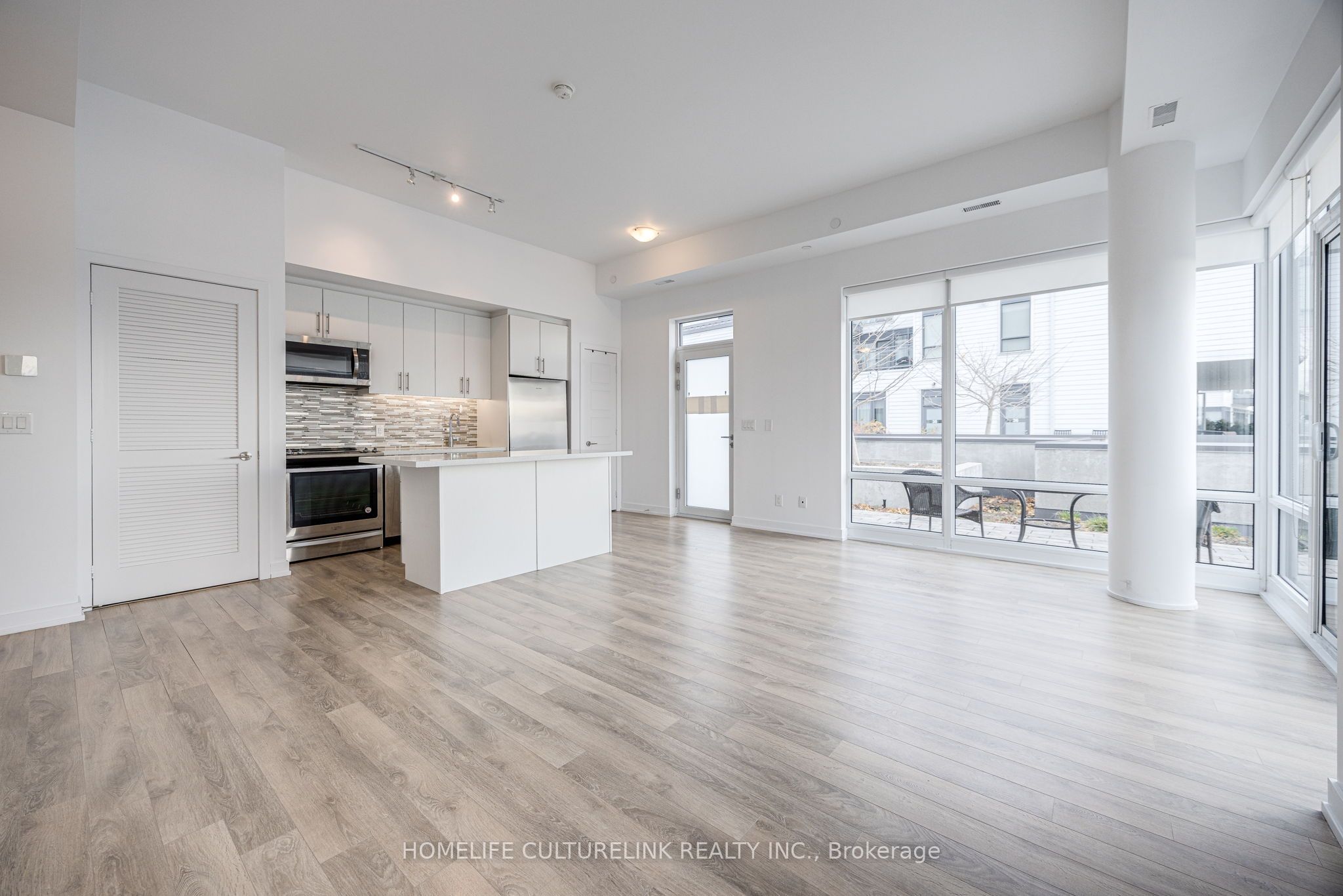 261 Broward Way #37