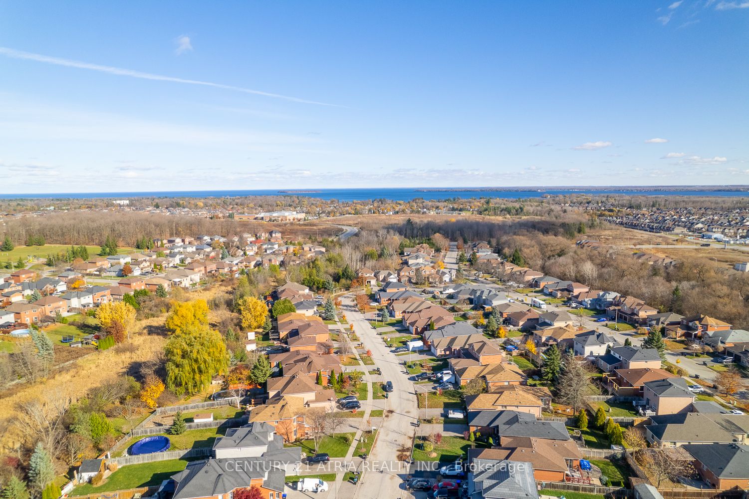 1304 Vincent Crescent