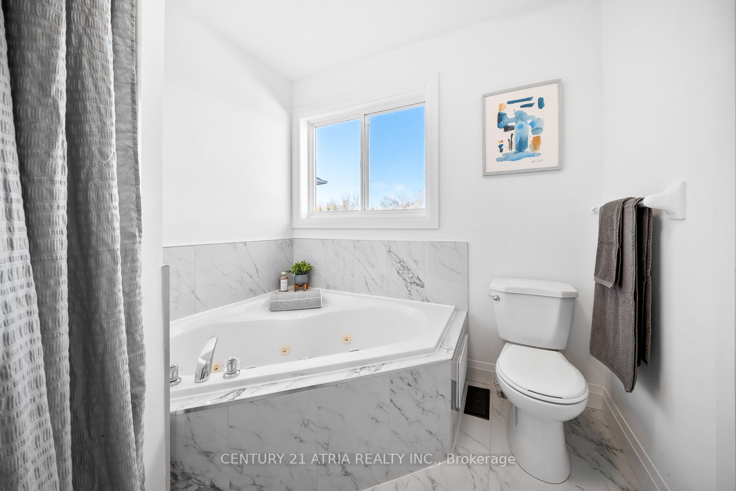 1304 Vincent Crescent