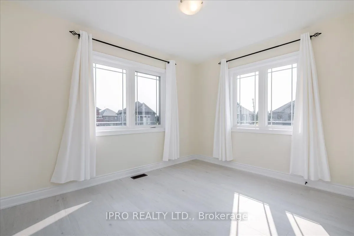 78 Lorne Thomas Place