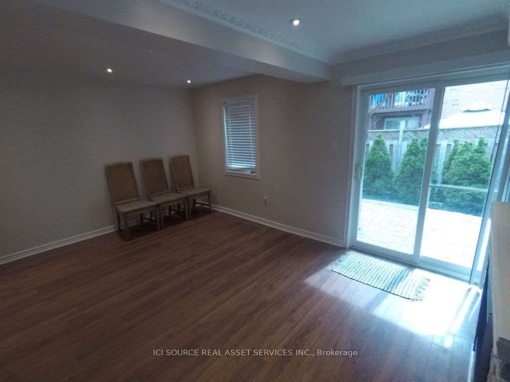 19 Foxchase Avenue #61
