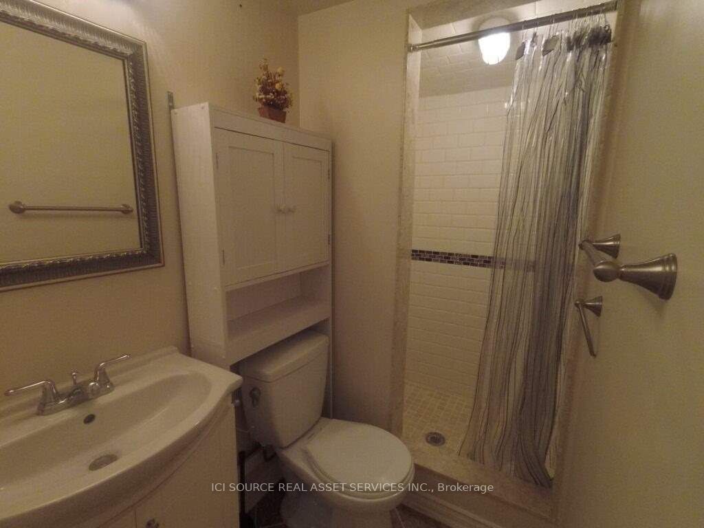 19 Foxchase Avenue #61