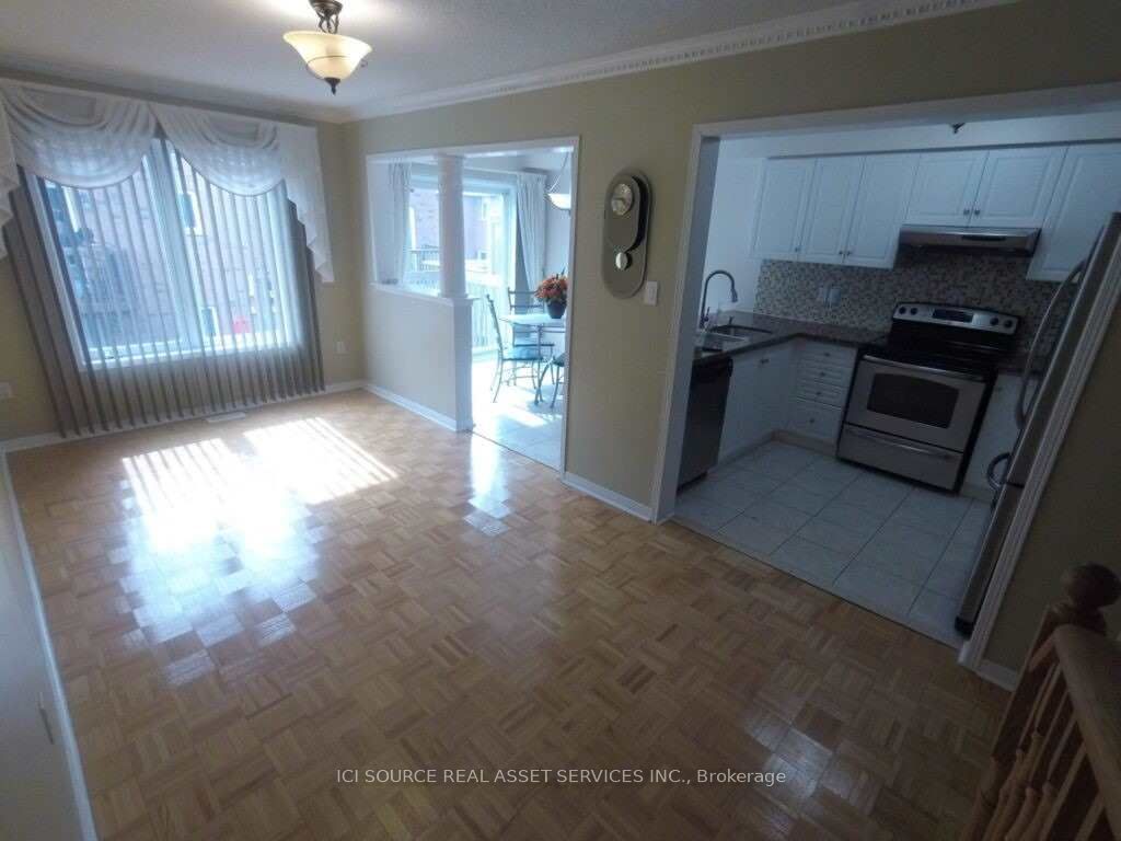 19 Foxchase Avenue #61