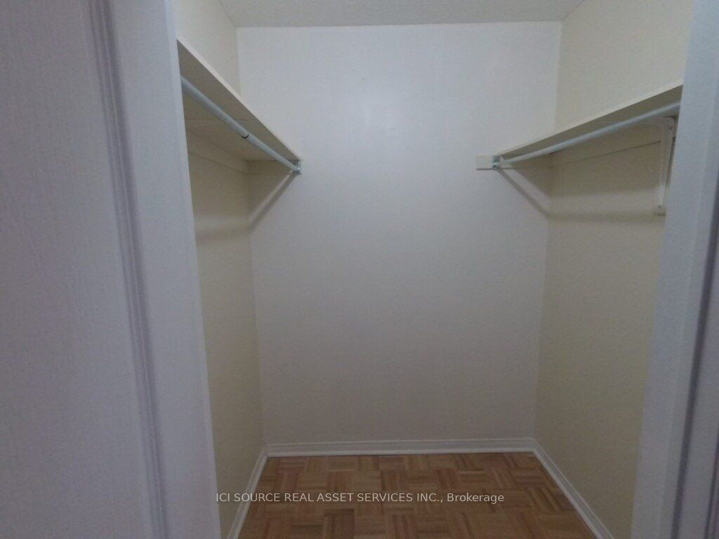 19 Foxchase Avenue #61
