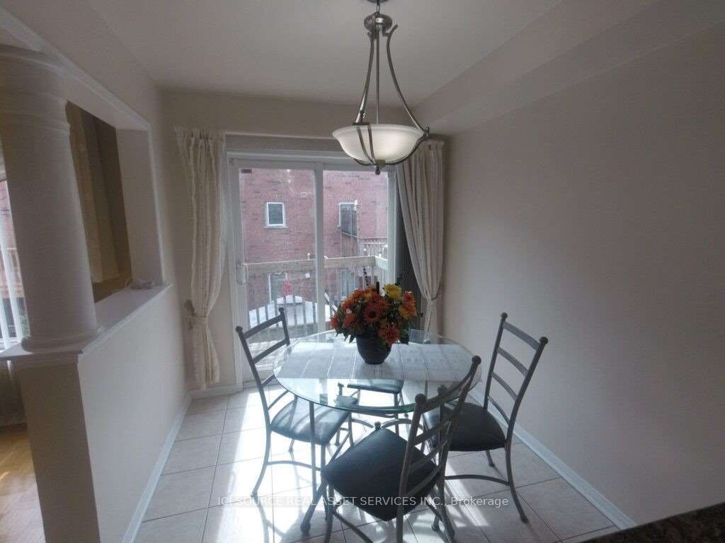 19 Foxchase Avenue #61