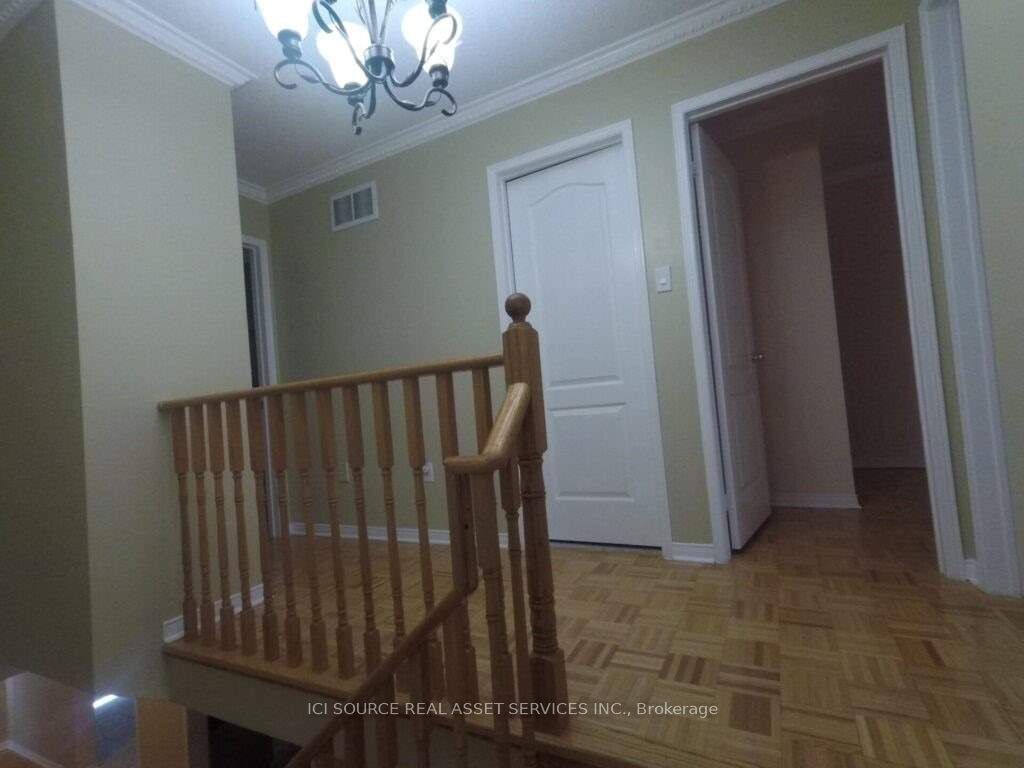 19 Foxchase Avenue #61