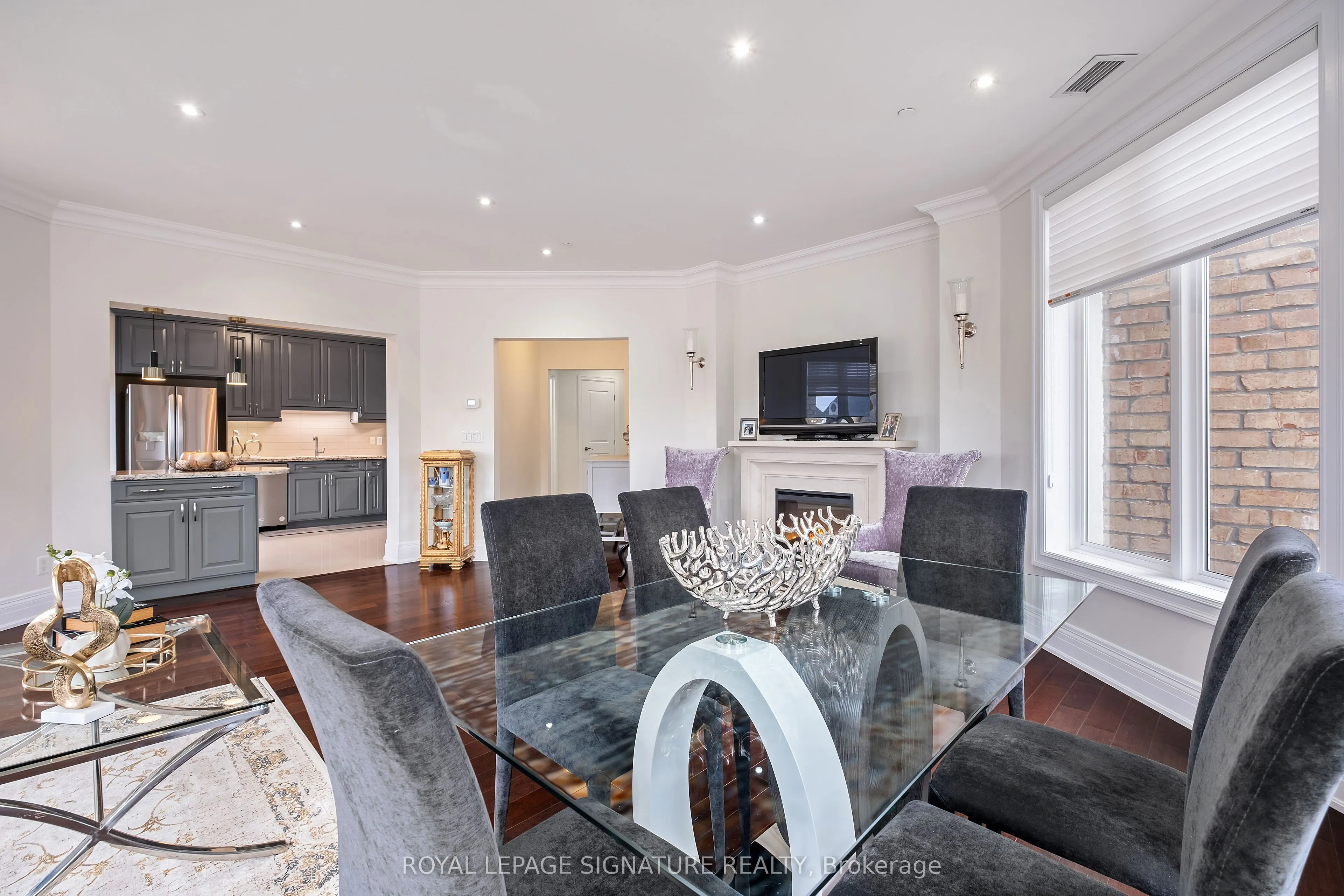 80 Burns Boulevard #204