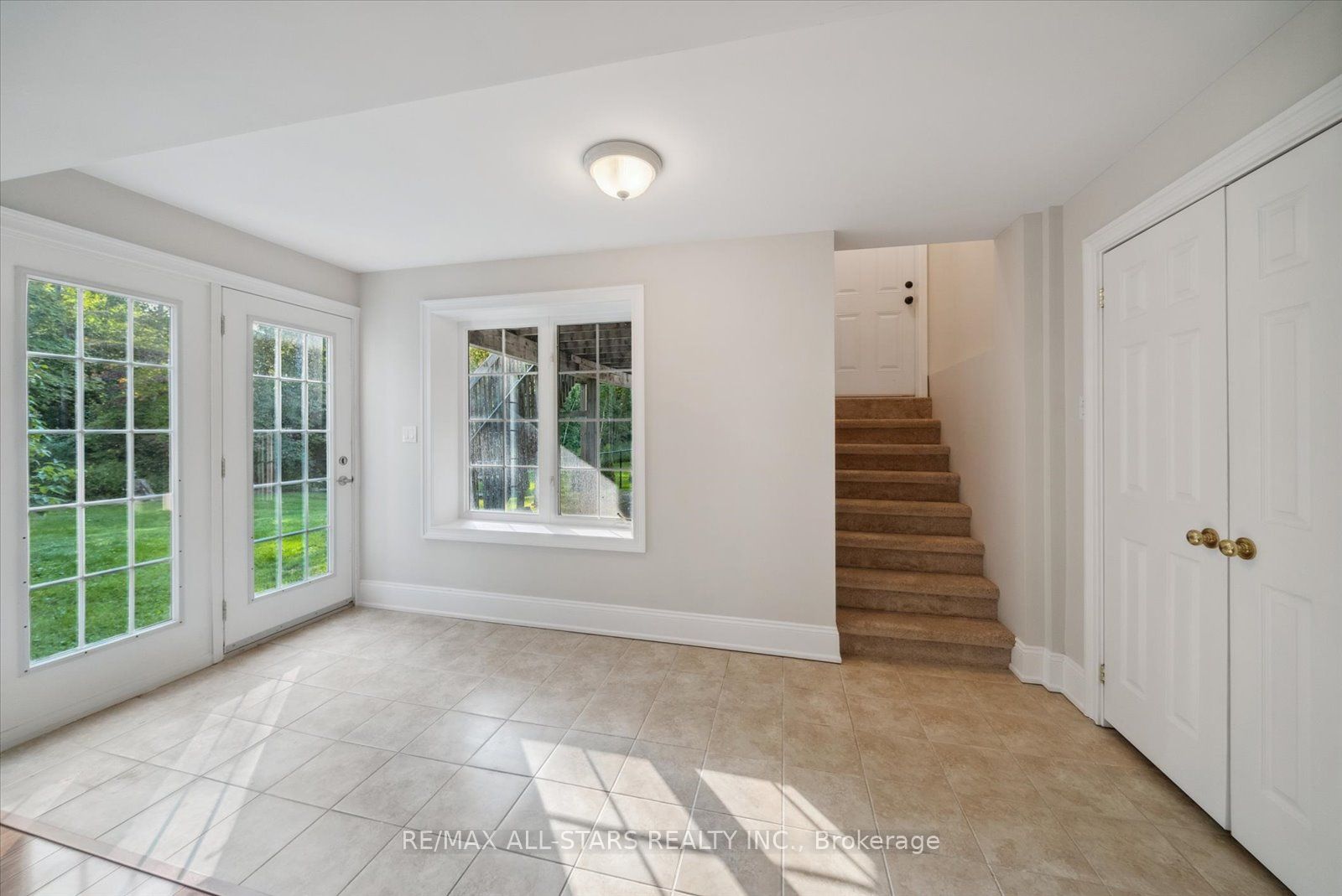 121 Riverglen Drive