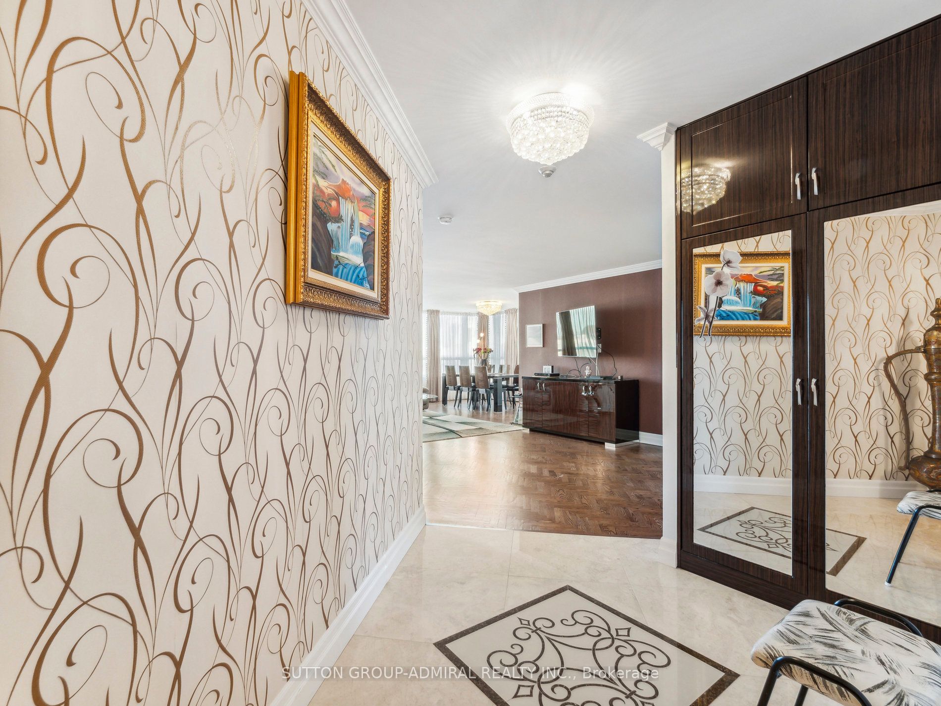 7 Townsgate Drive #604