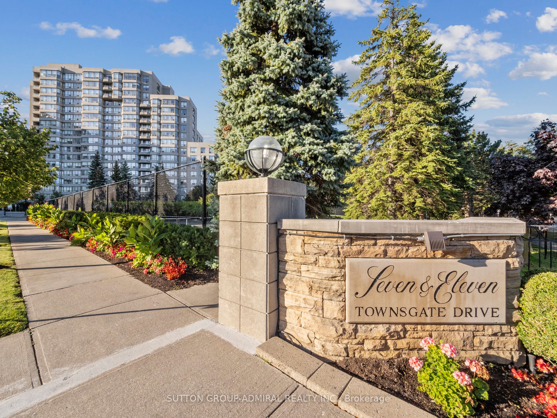 7 Townsgate Drive #604