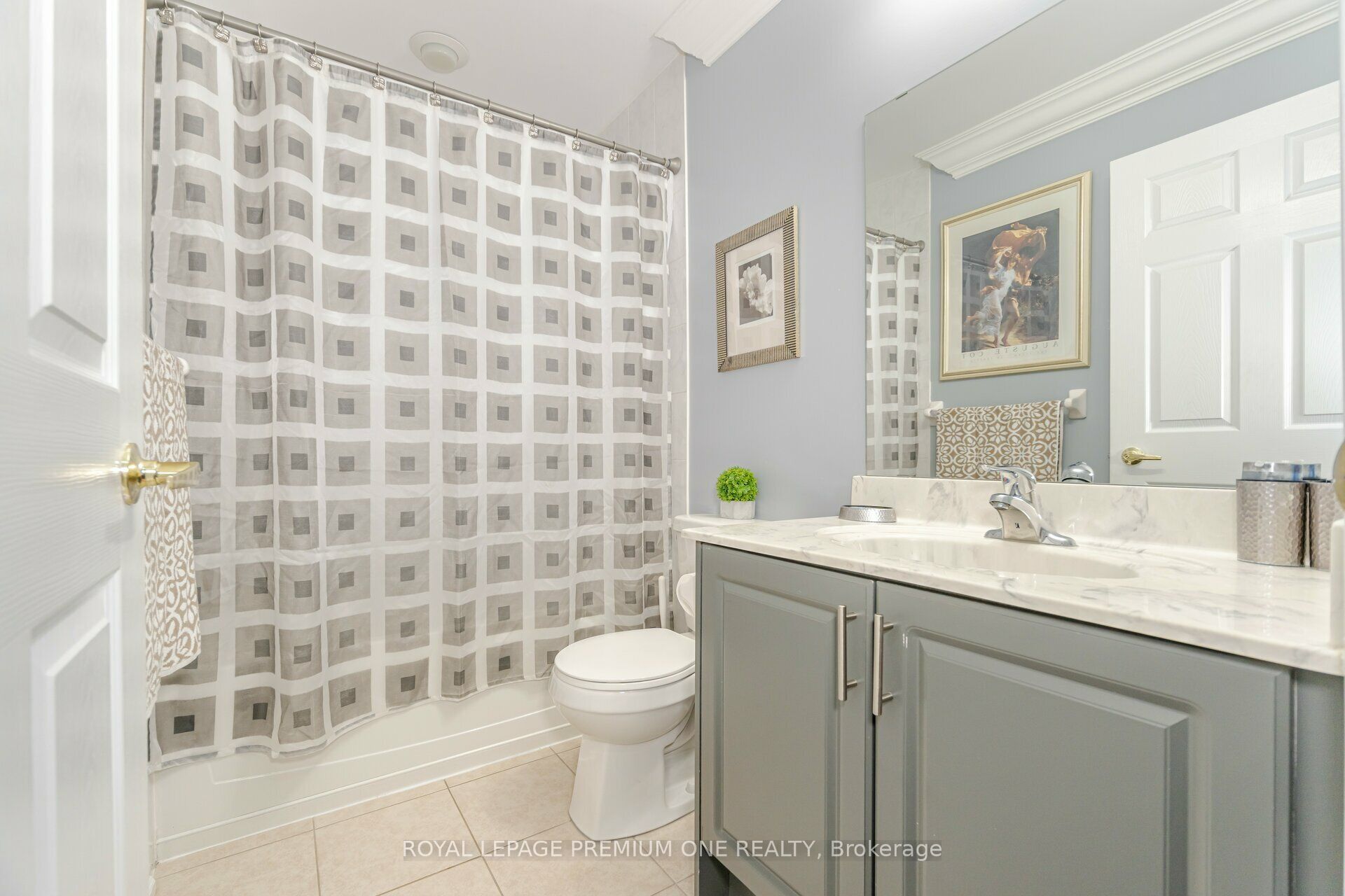 9451 Jane Street, #210