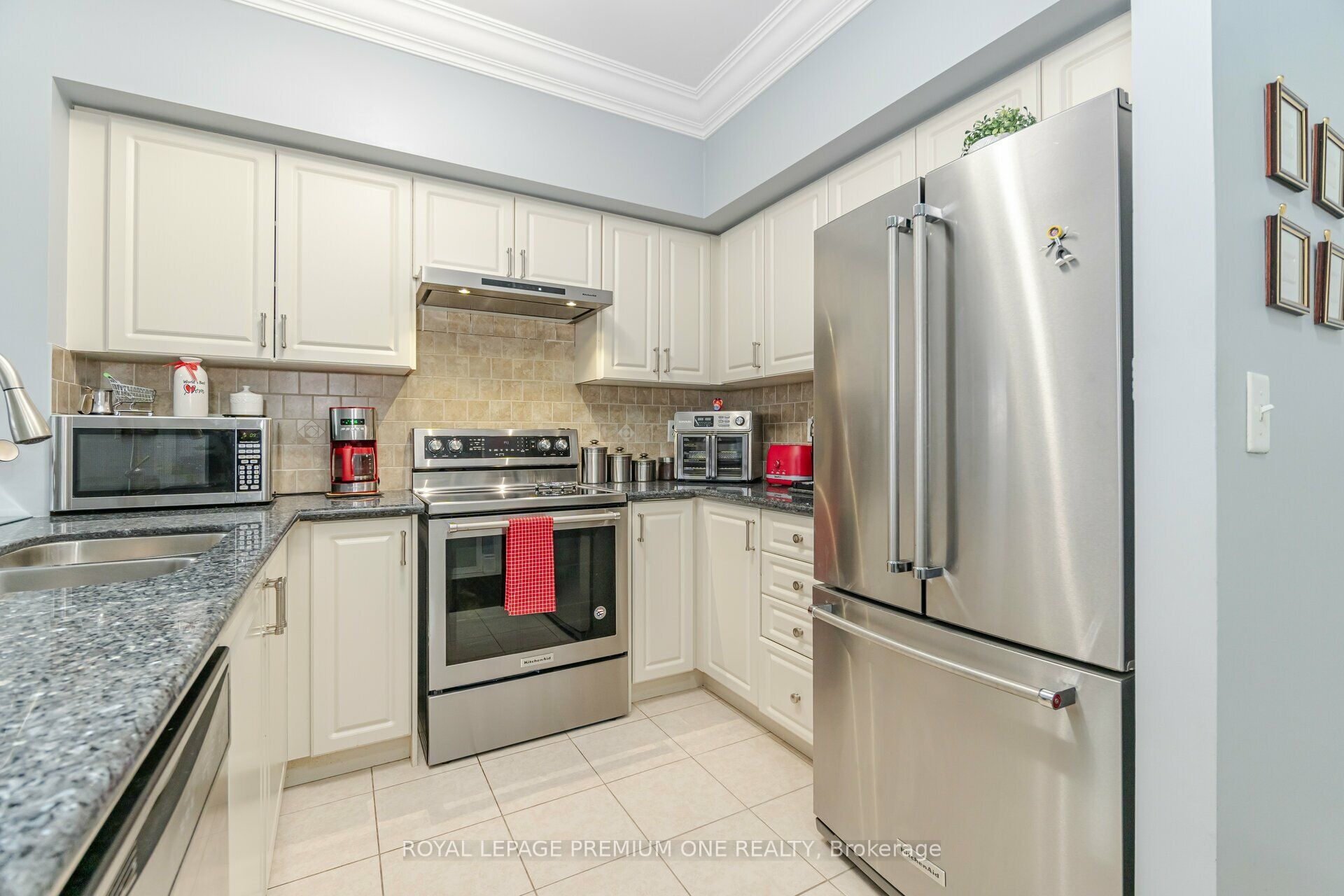 9451 Jane Street, #210