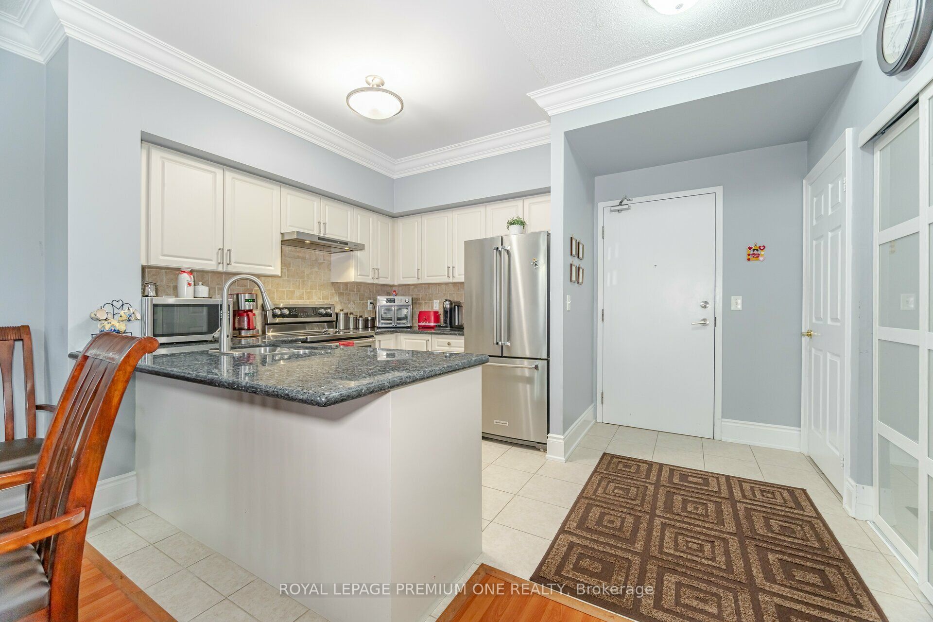 9451 Jane Street, #210