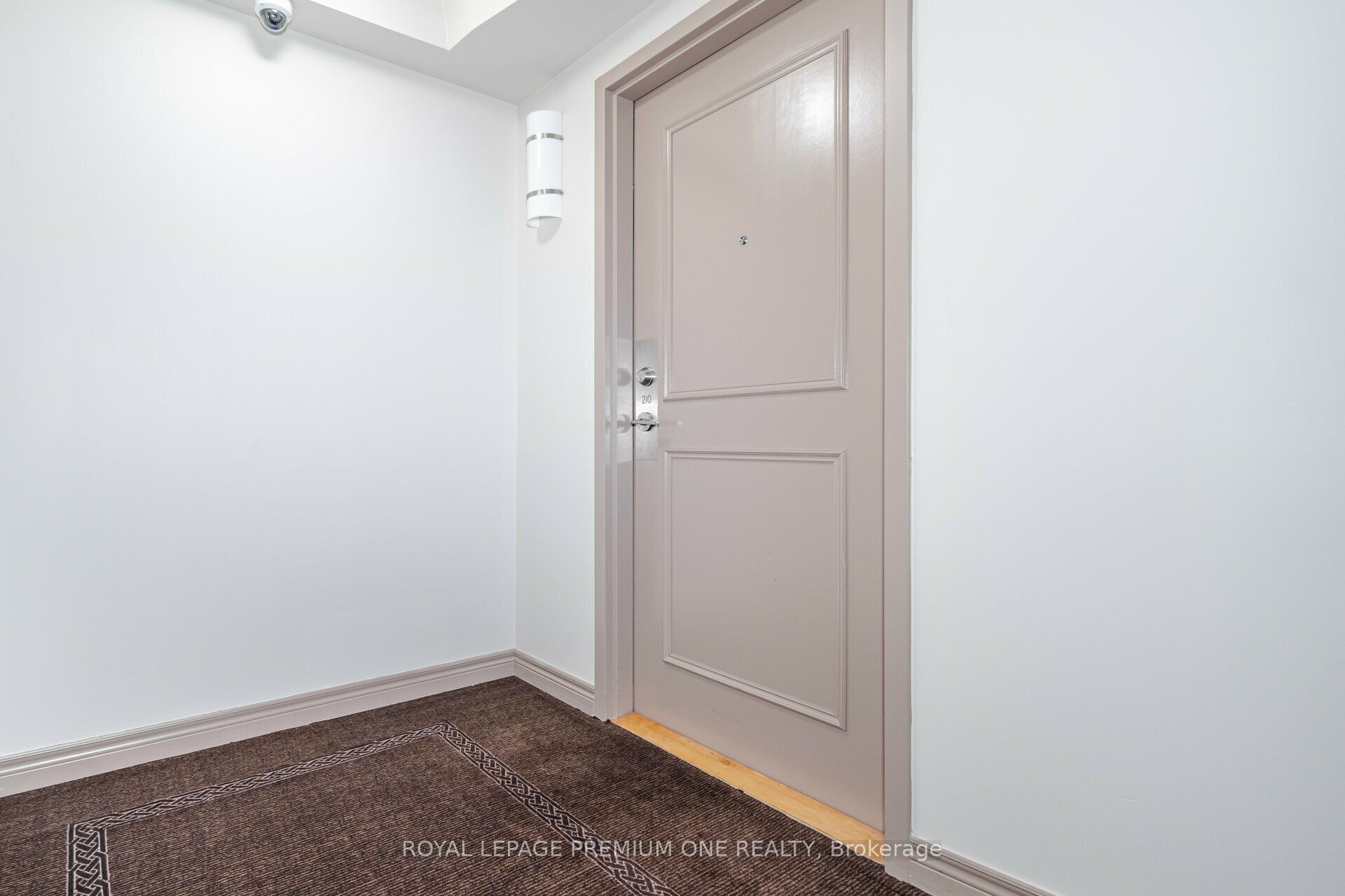 9451 Jane Street, #210