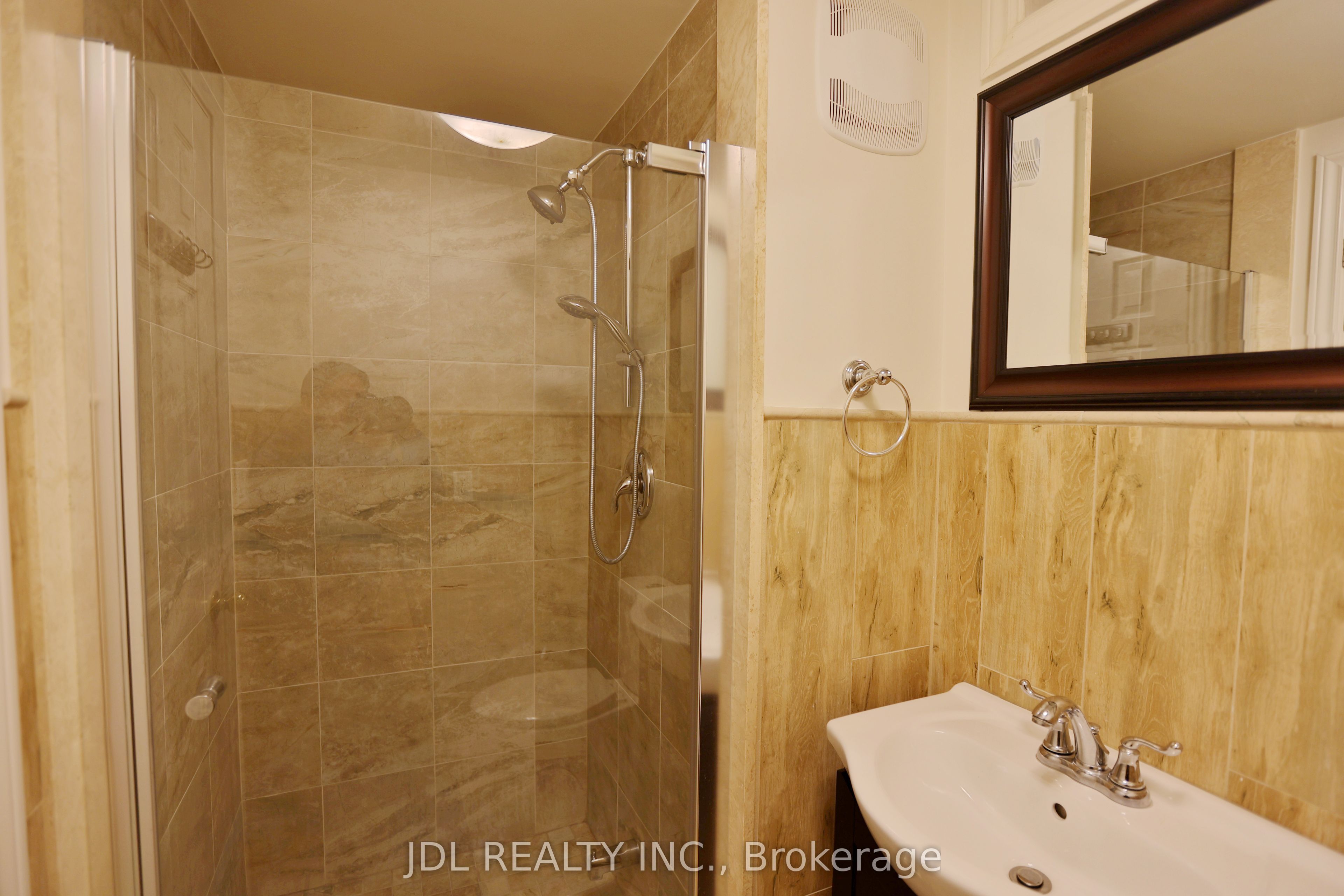 135 Stonebriar Dr