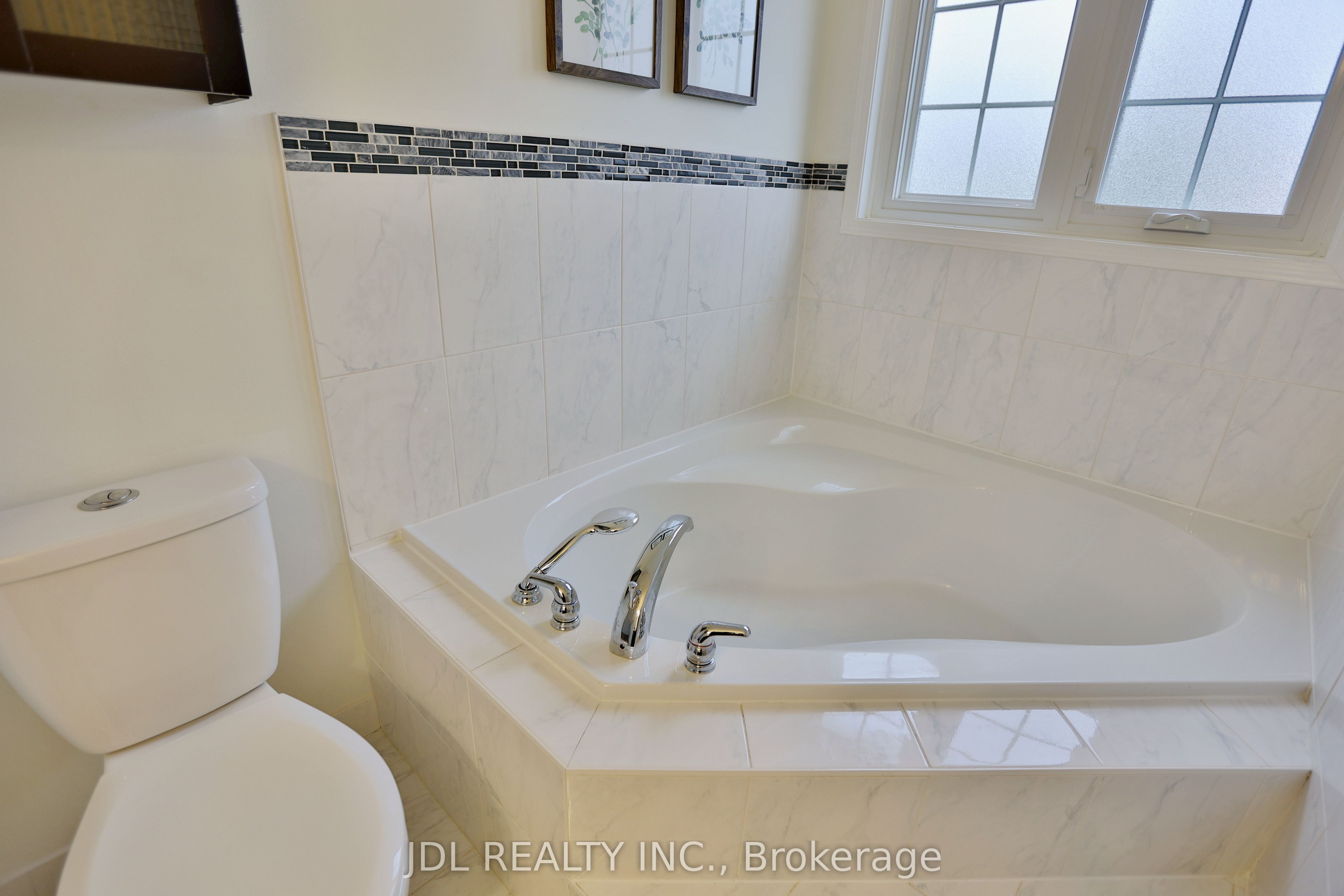 135 Stonebriar Dr