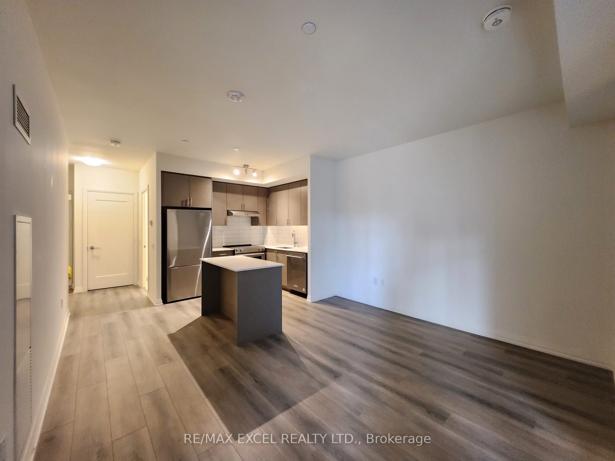 9000 Jane Street, #618