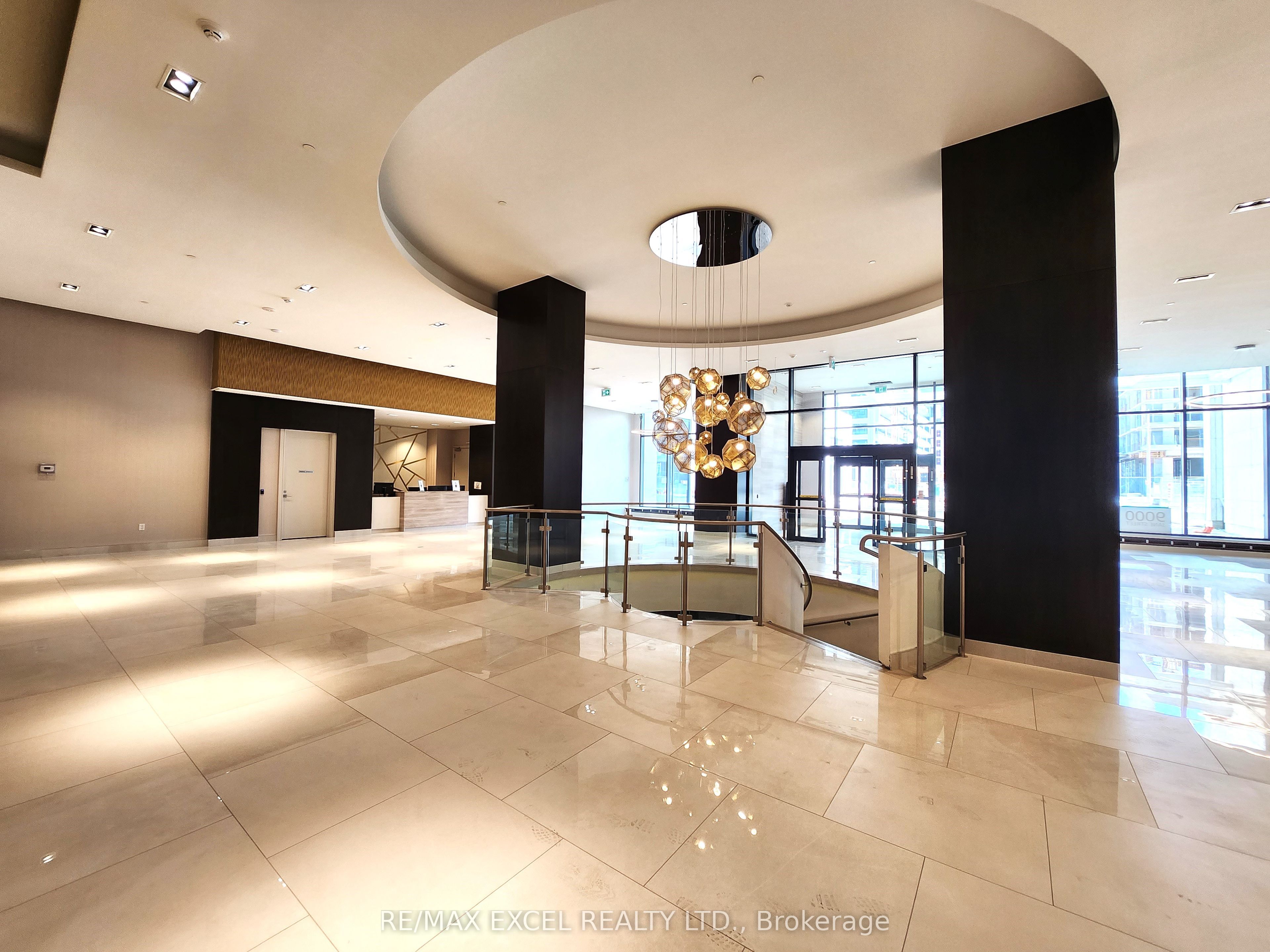 9000 Jane Street, #618
