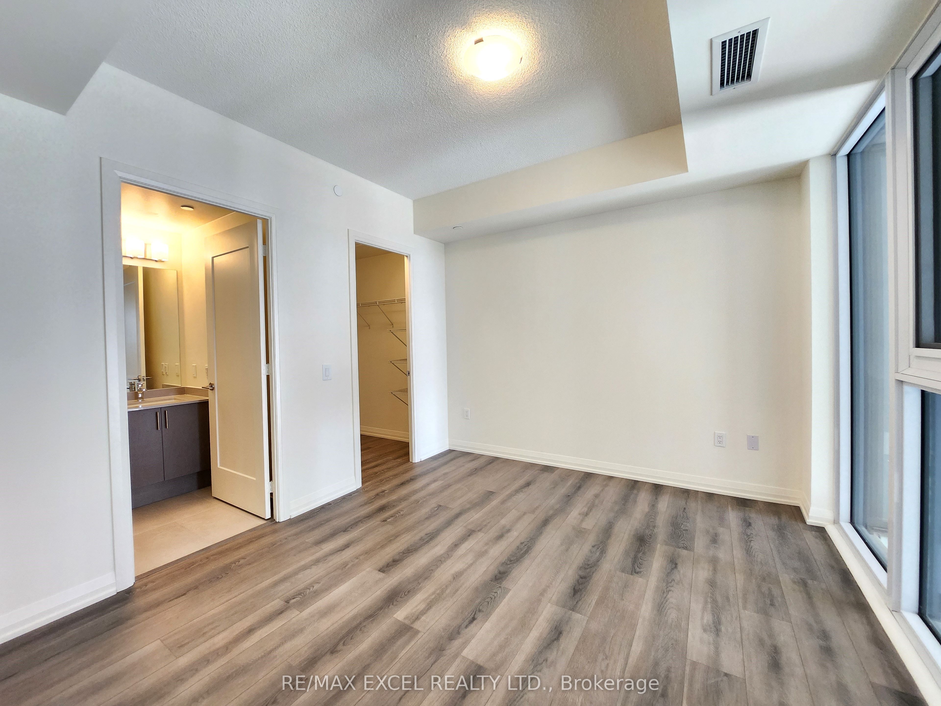 9000 Jane Street, #618
