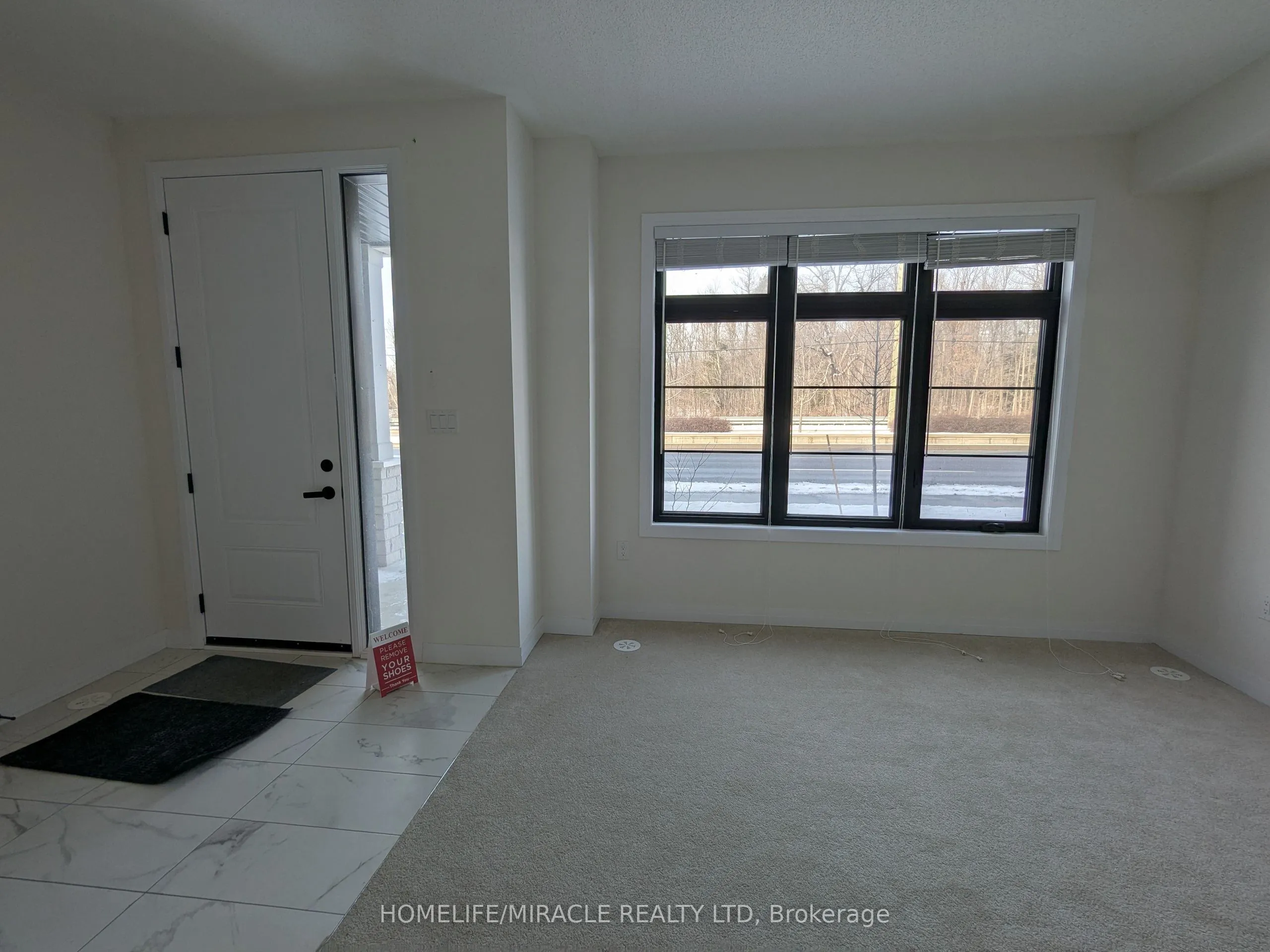 70 De La Roche Drive