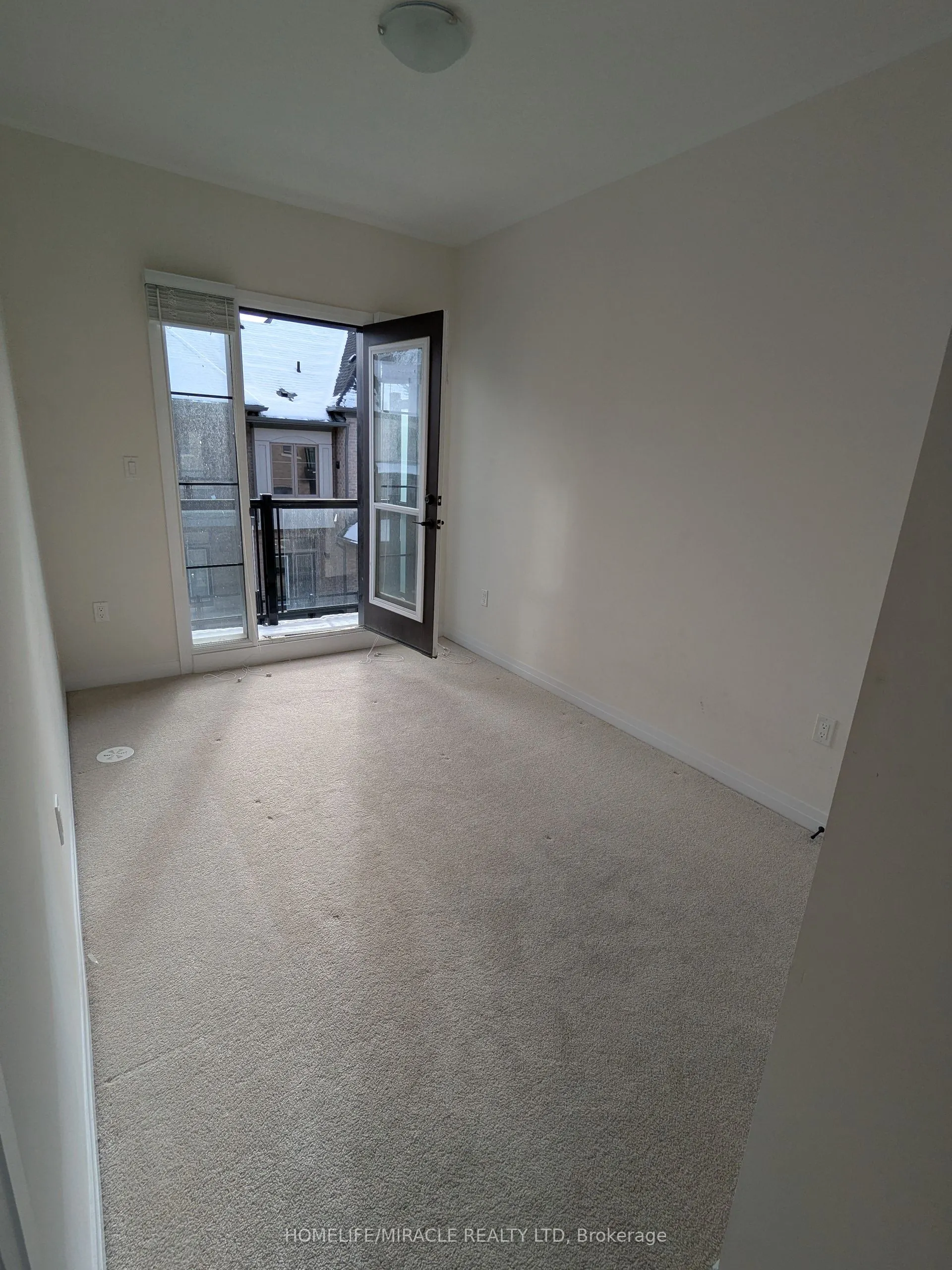70 De La Roche Drive