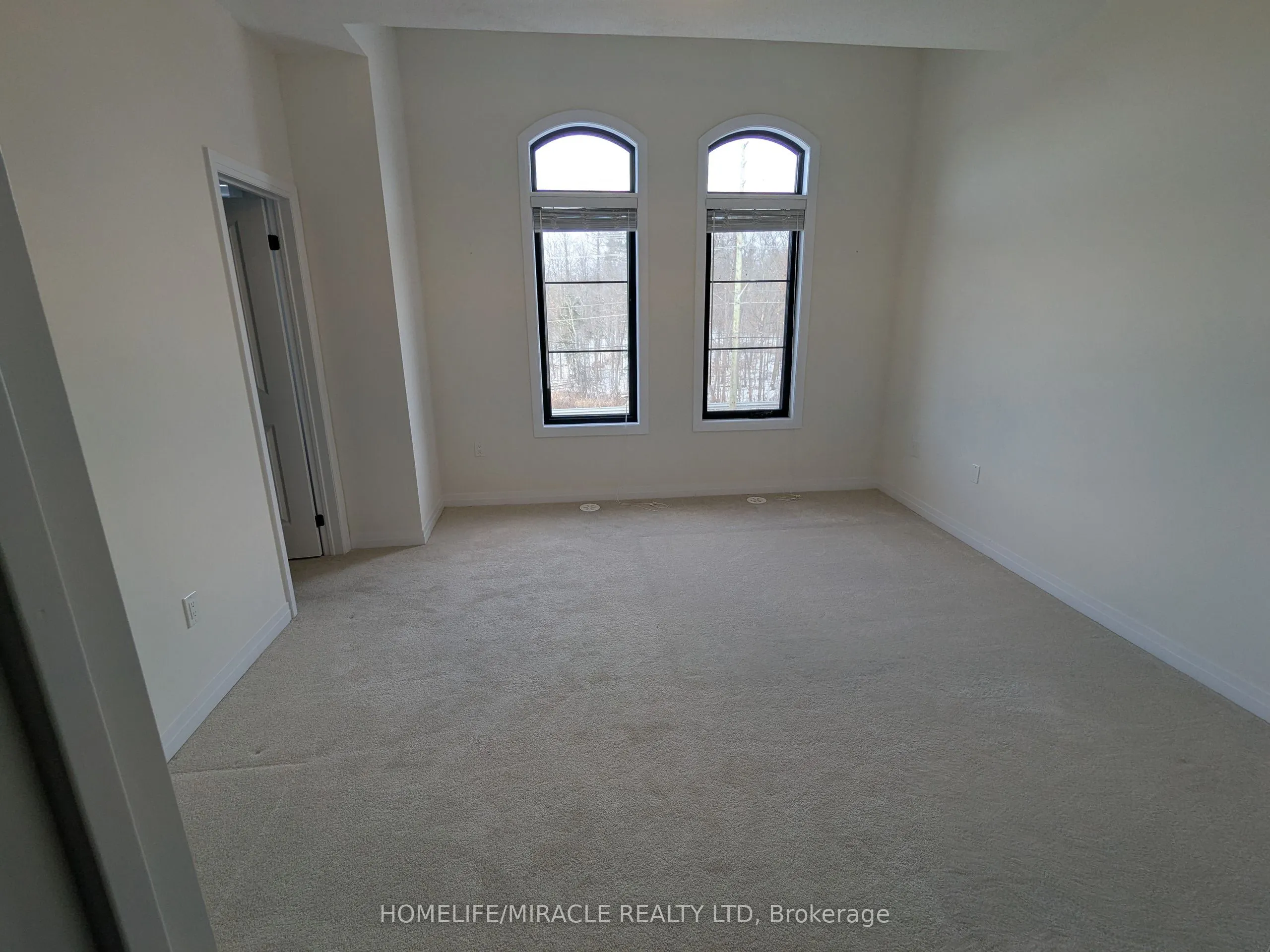 70 De La Roche Drive