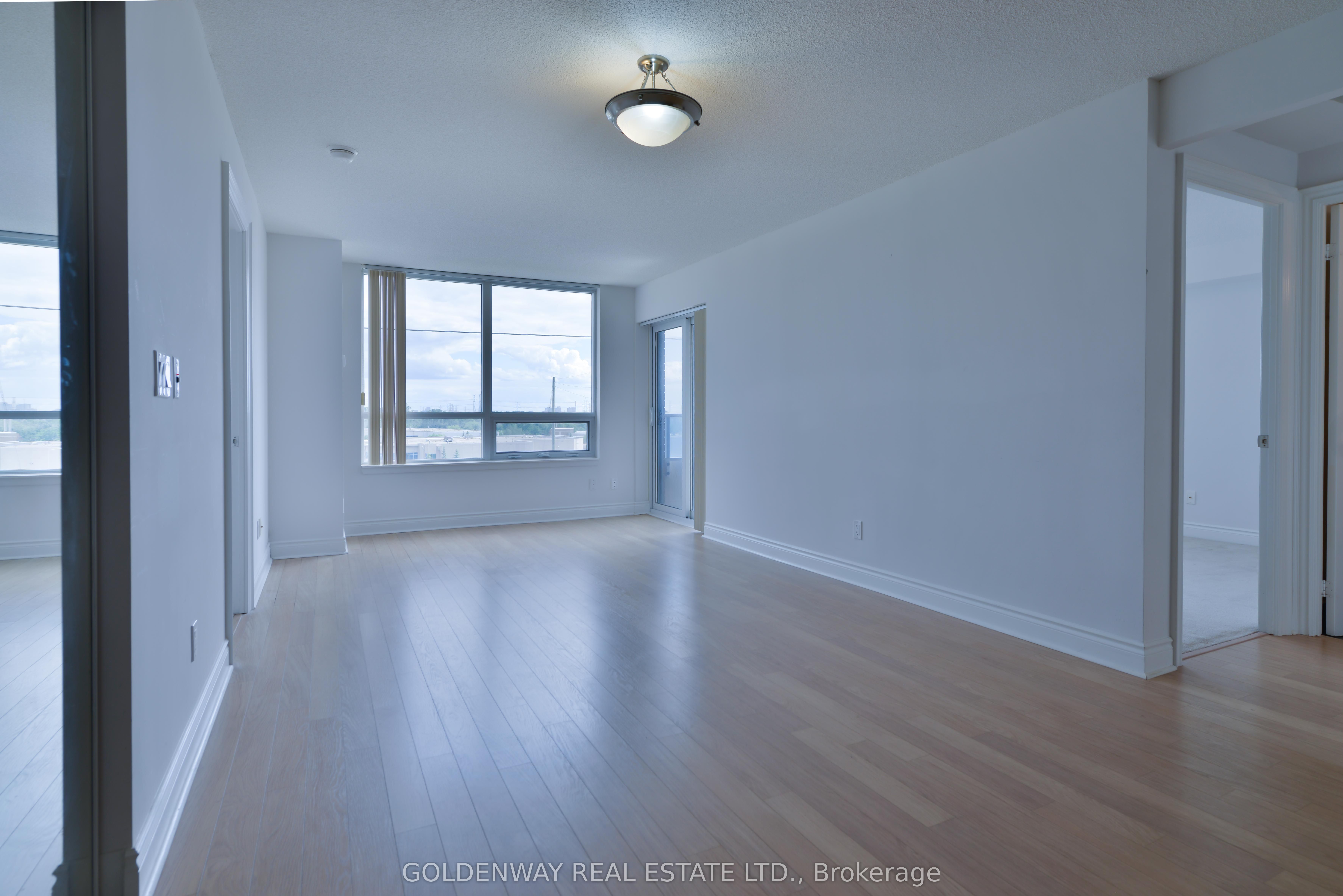 23 Cox Boulevard #572