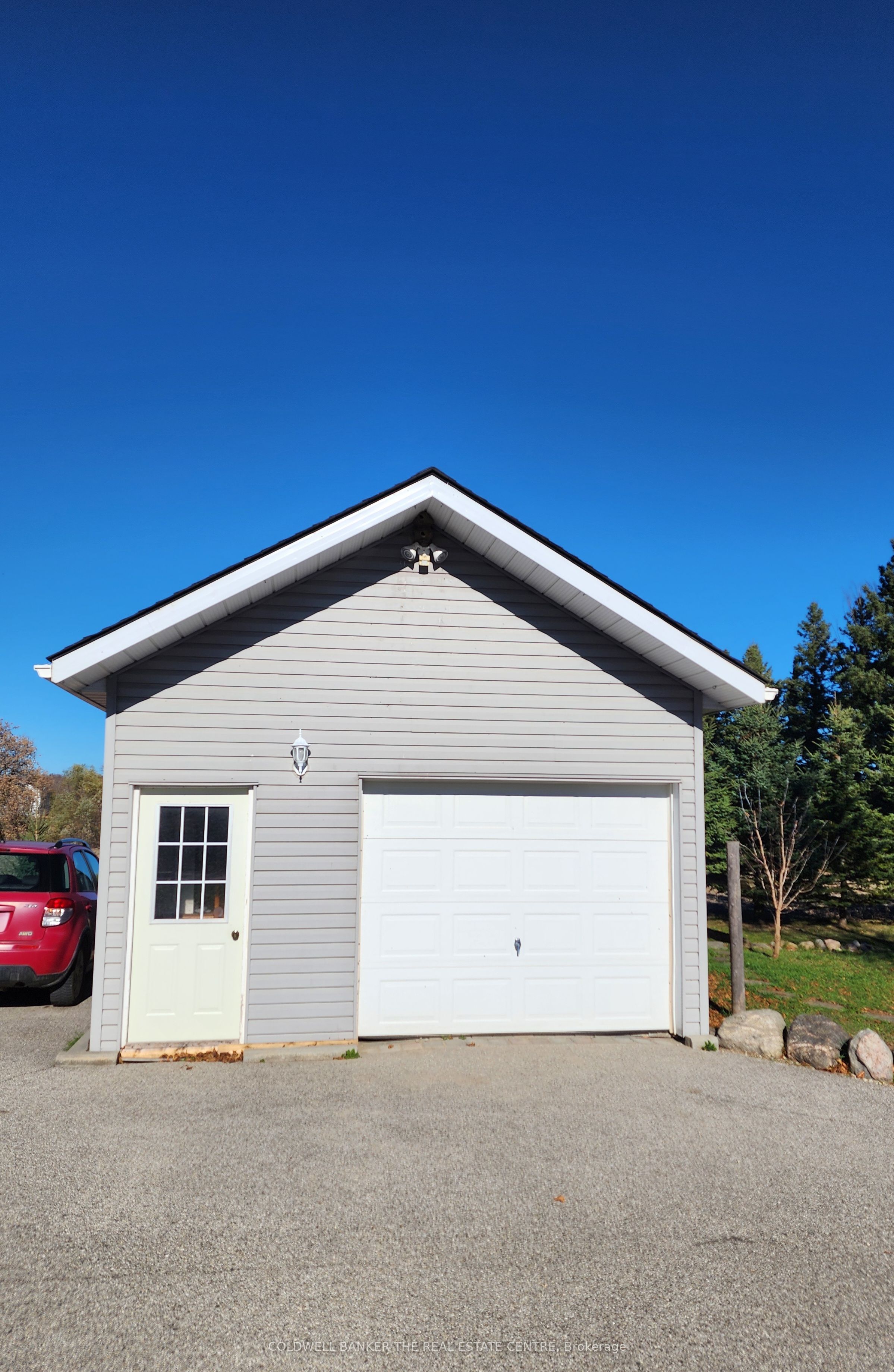 5164 10th Line, #Main