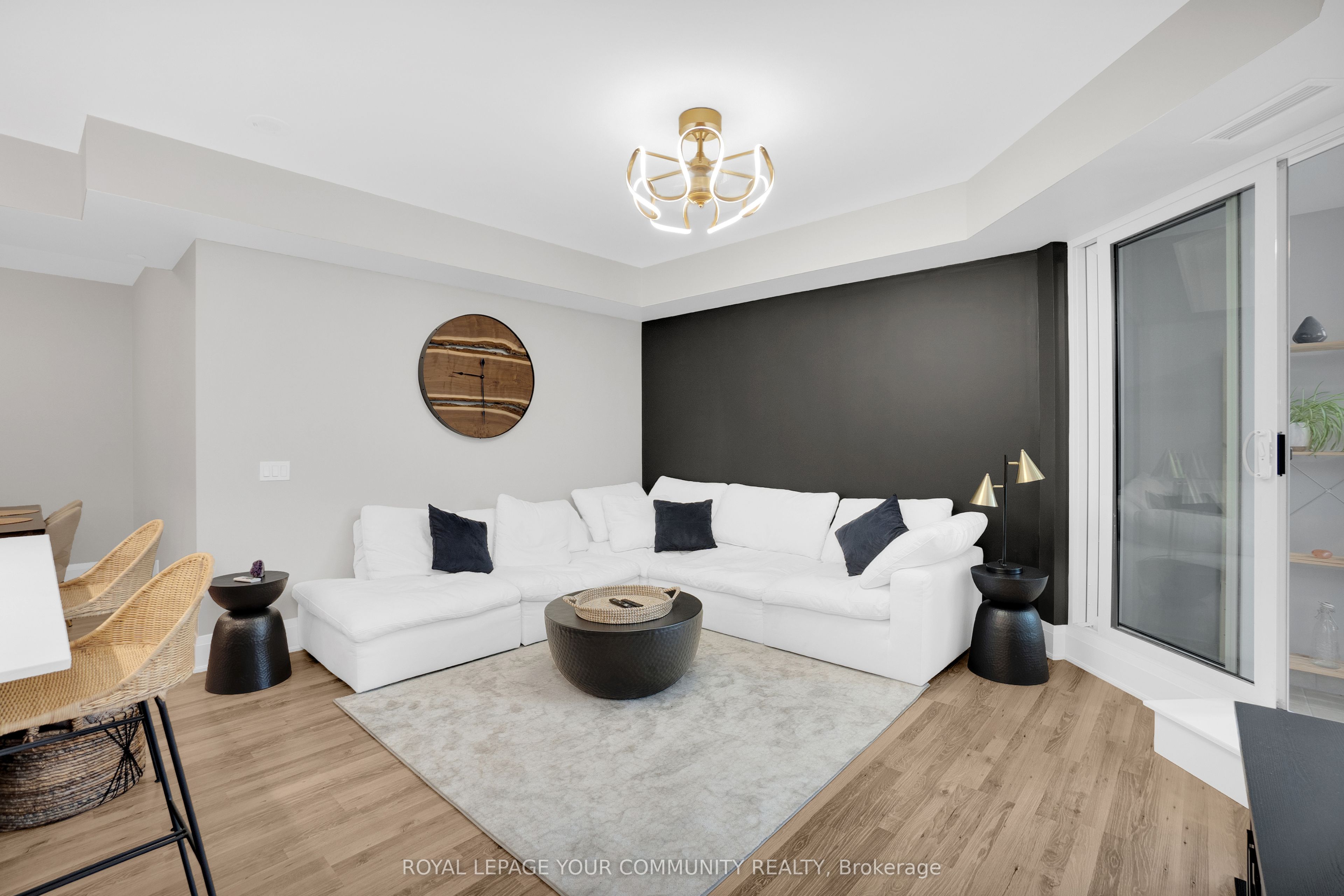 9085 Jane Street #523