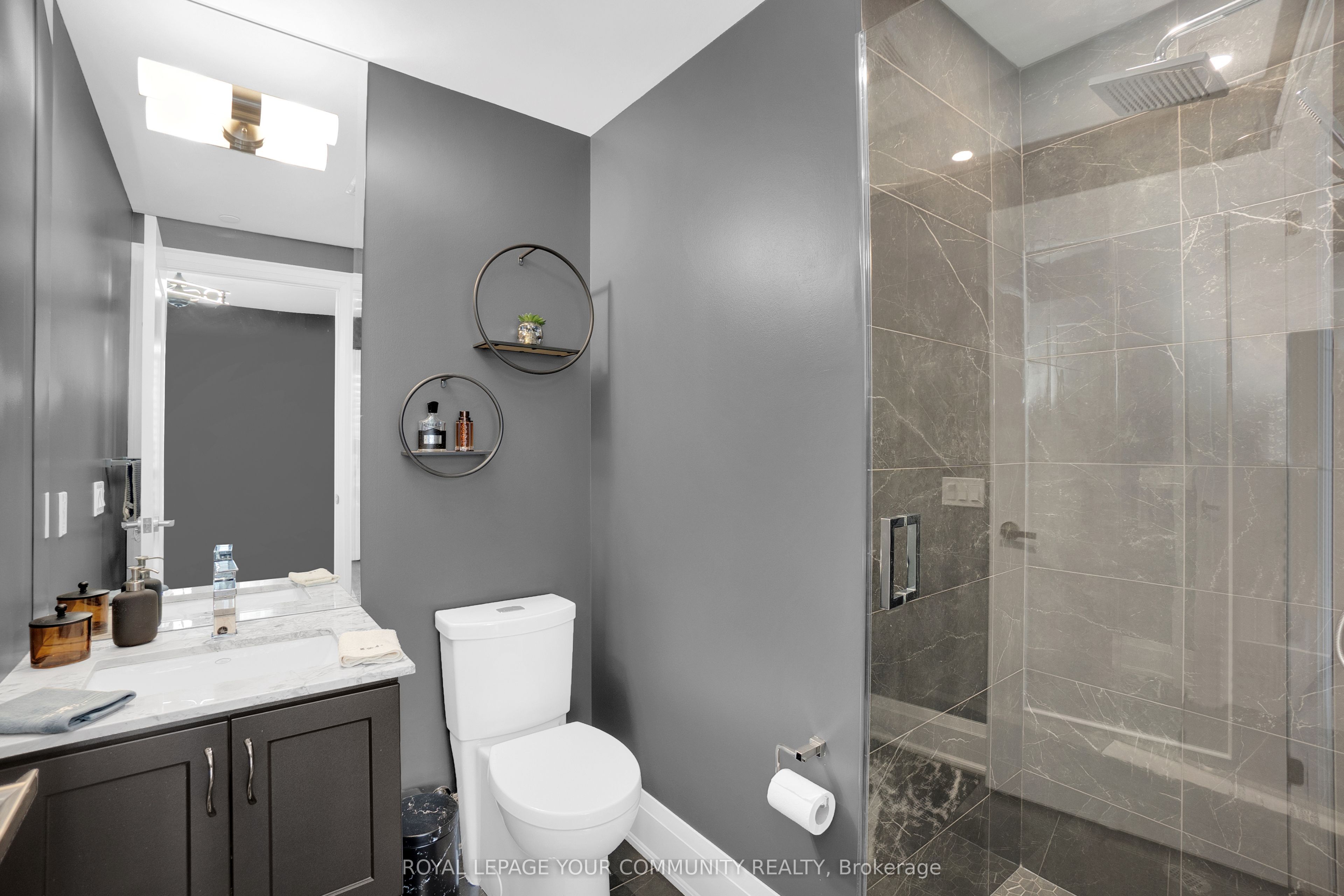 9085 Jane Street #523