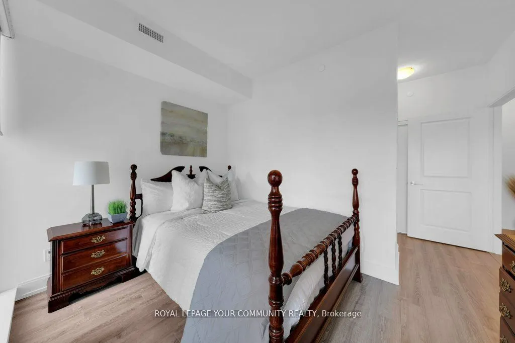9600 Yonge Street, #711B