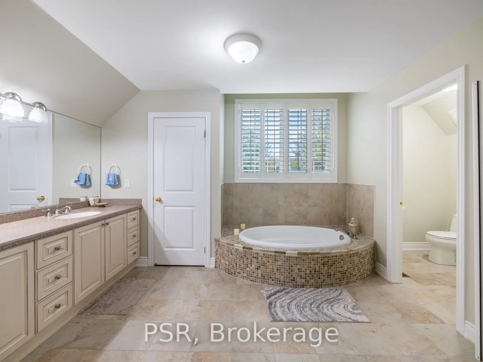 3965 Algoma Avenue