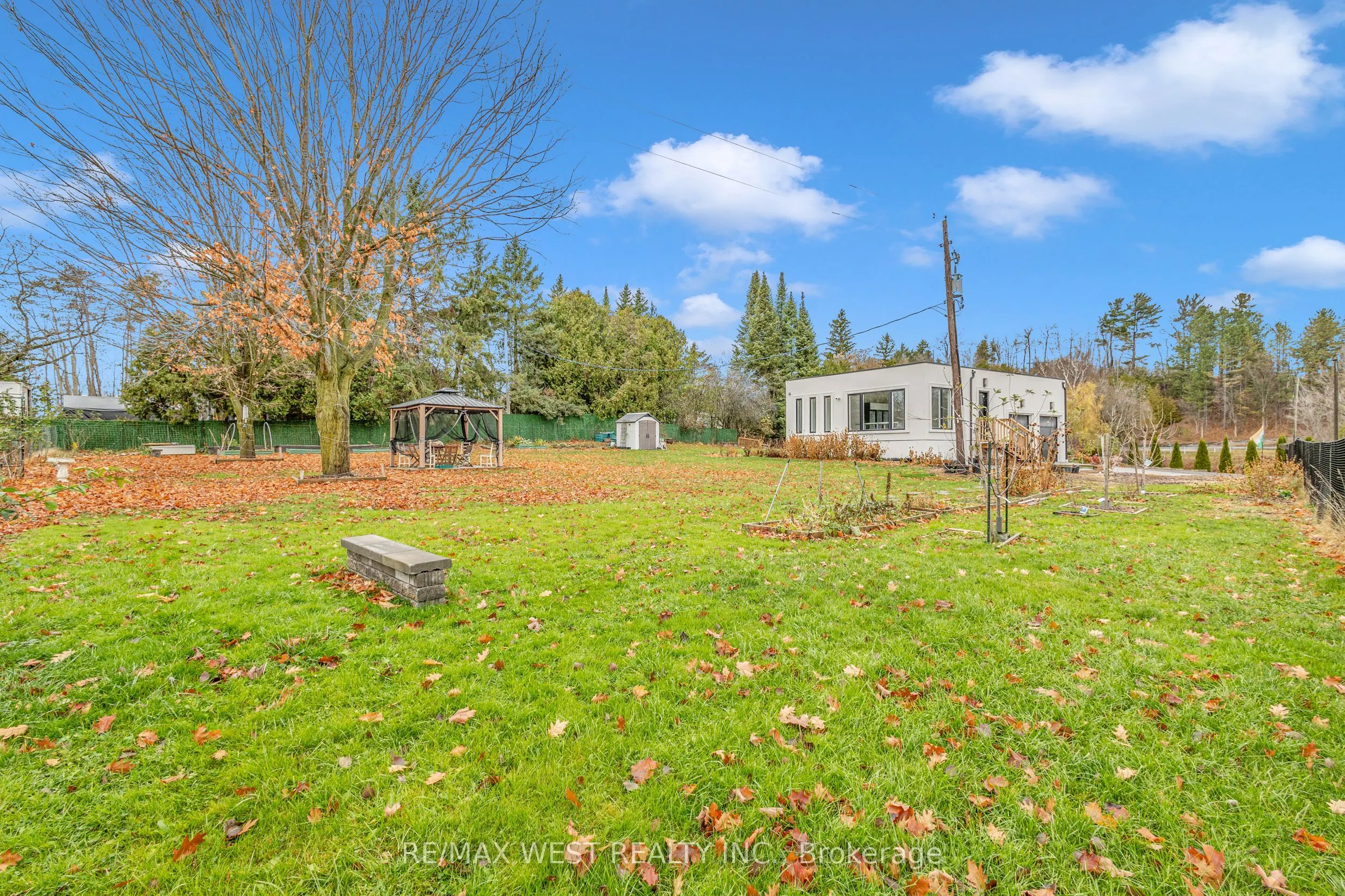 2821 Mt Albert Road