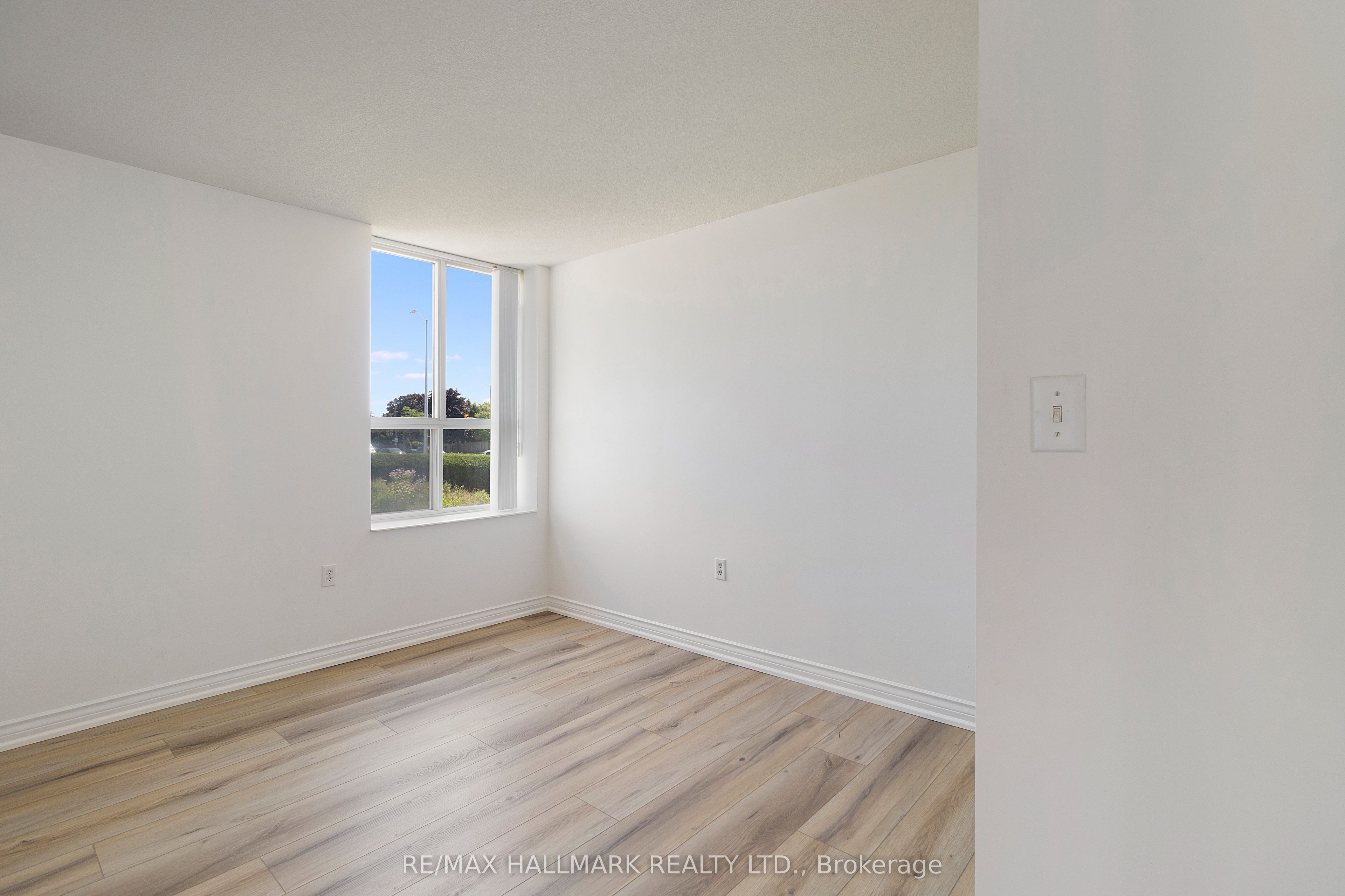 2100 John Street, #203