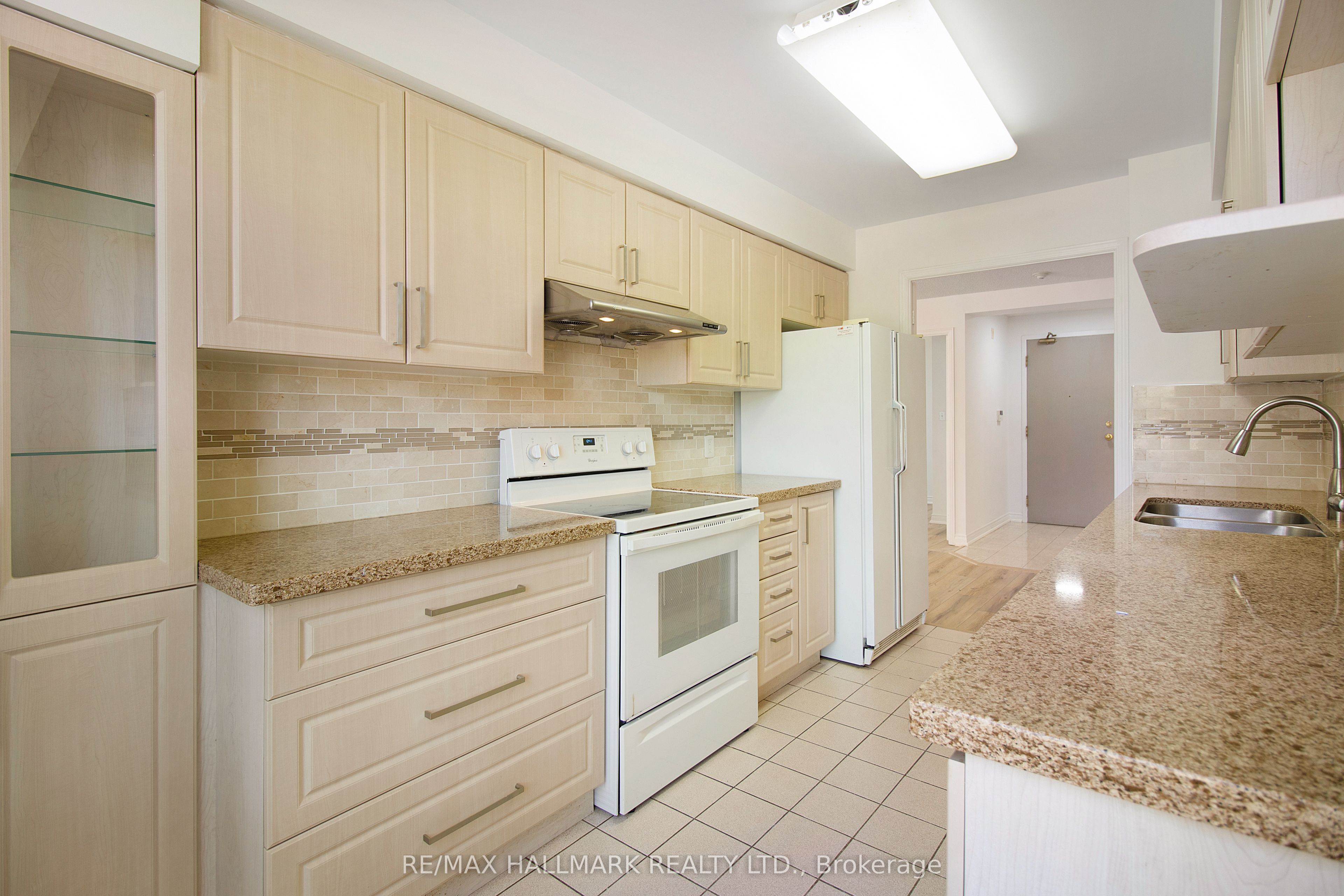 2100 John Street, #203