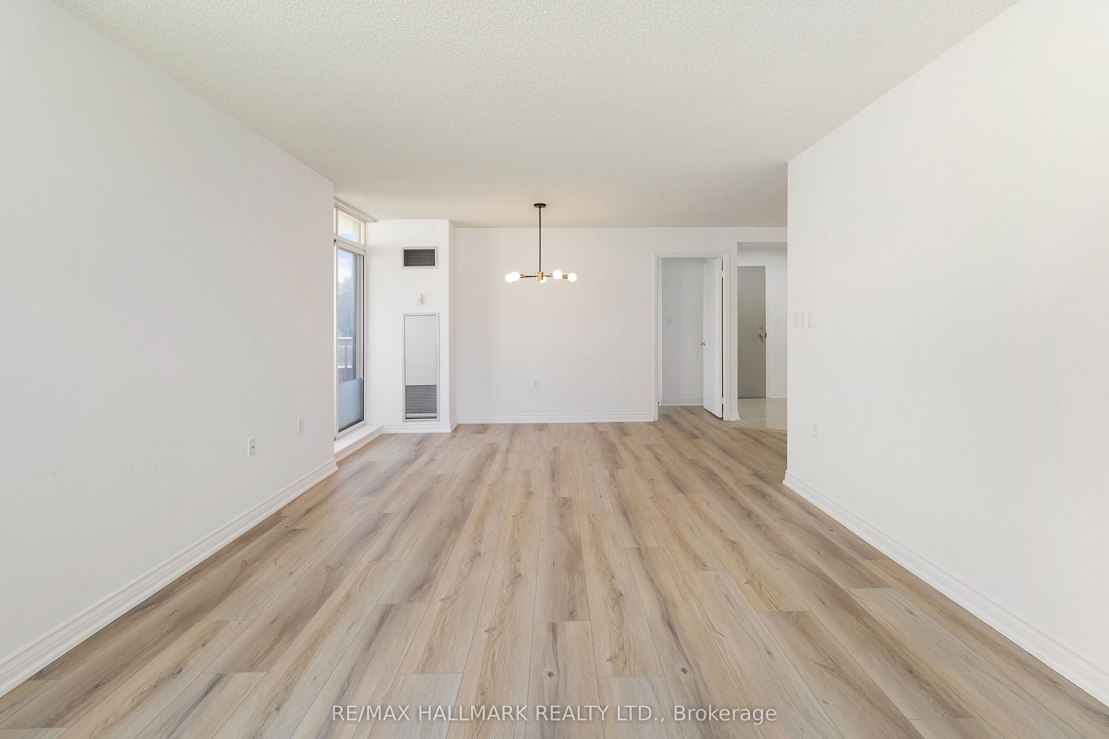 2100 John Street, #203