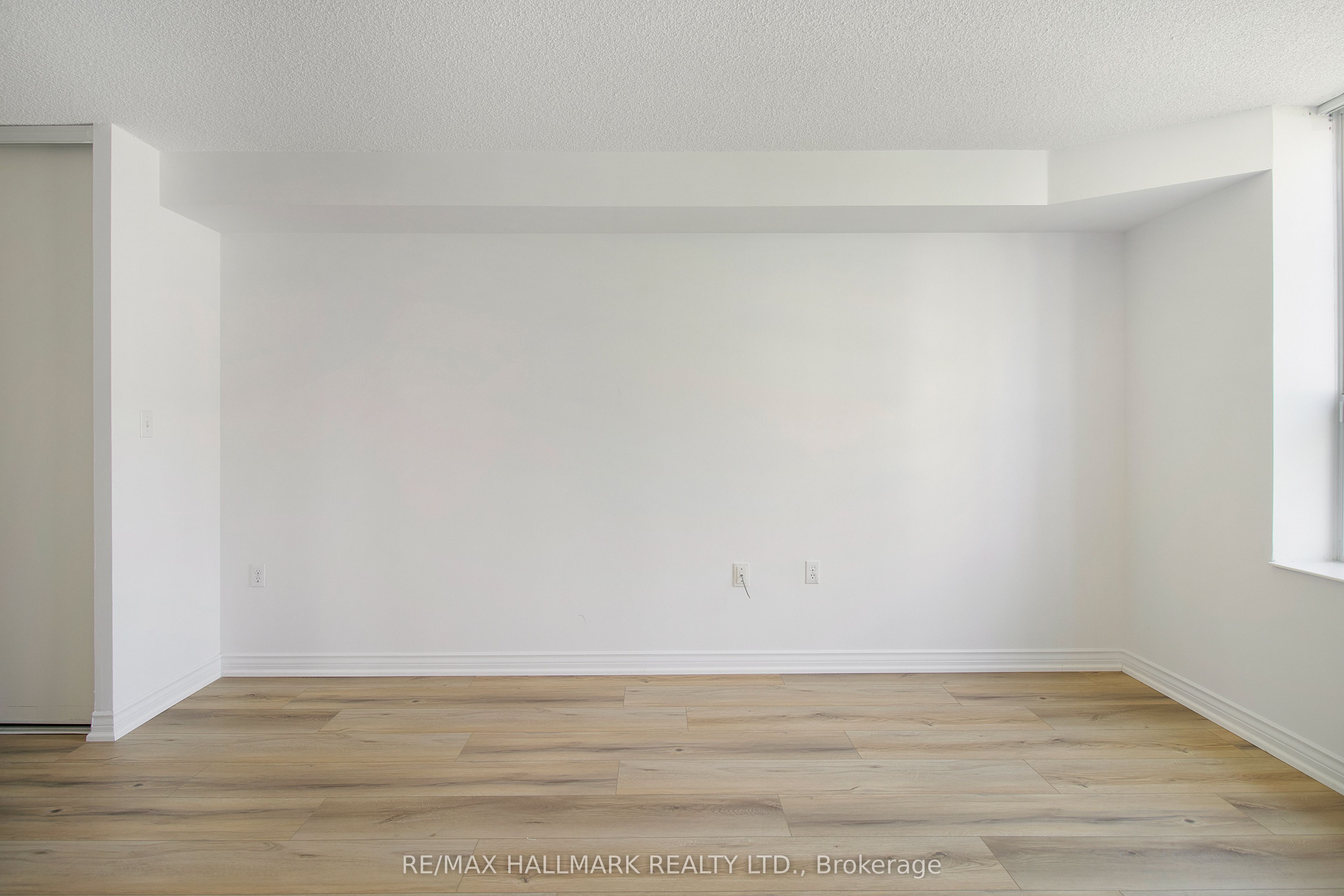 2100 John Street, #203