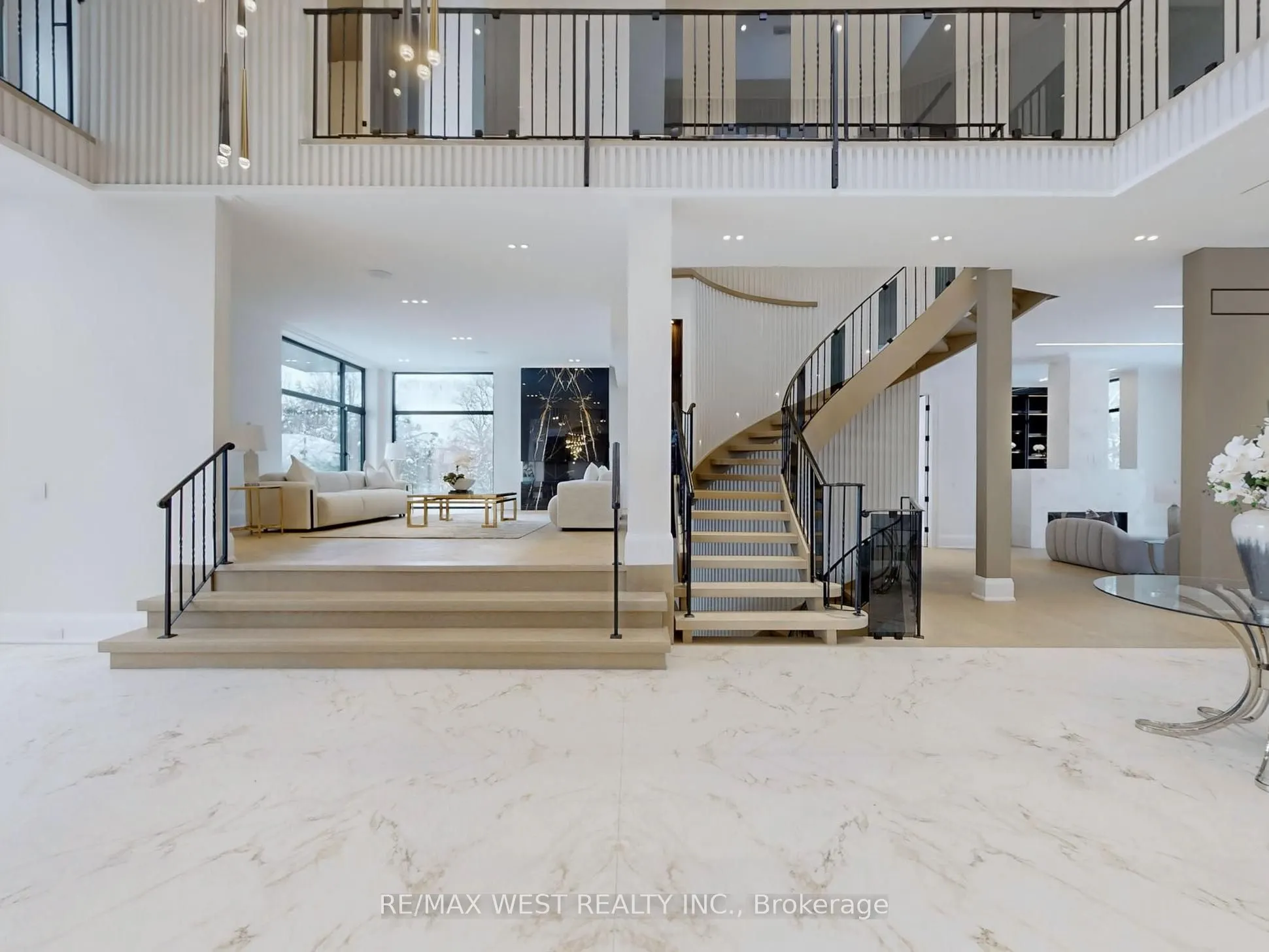 8 Poplar Drive